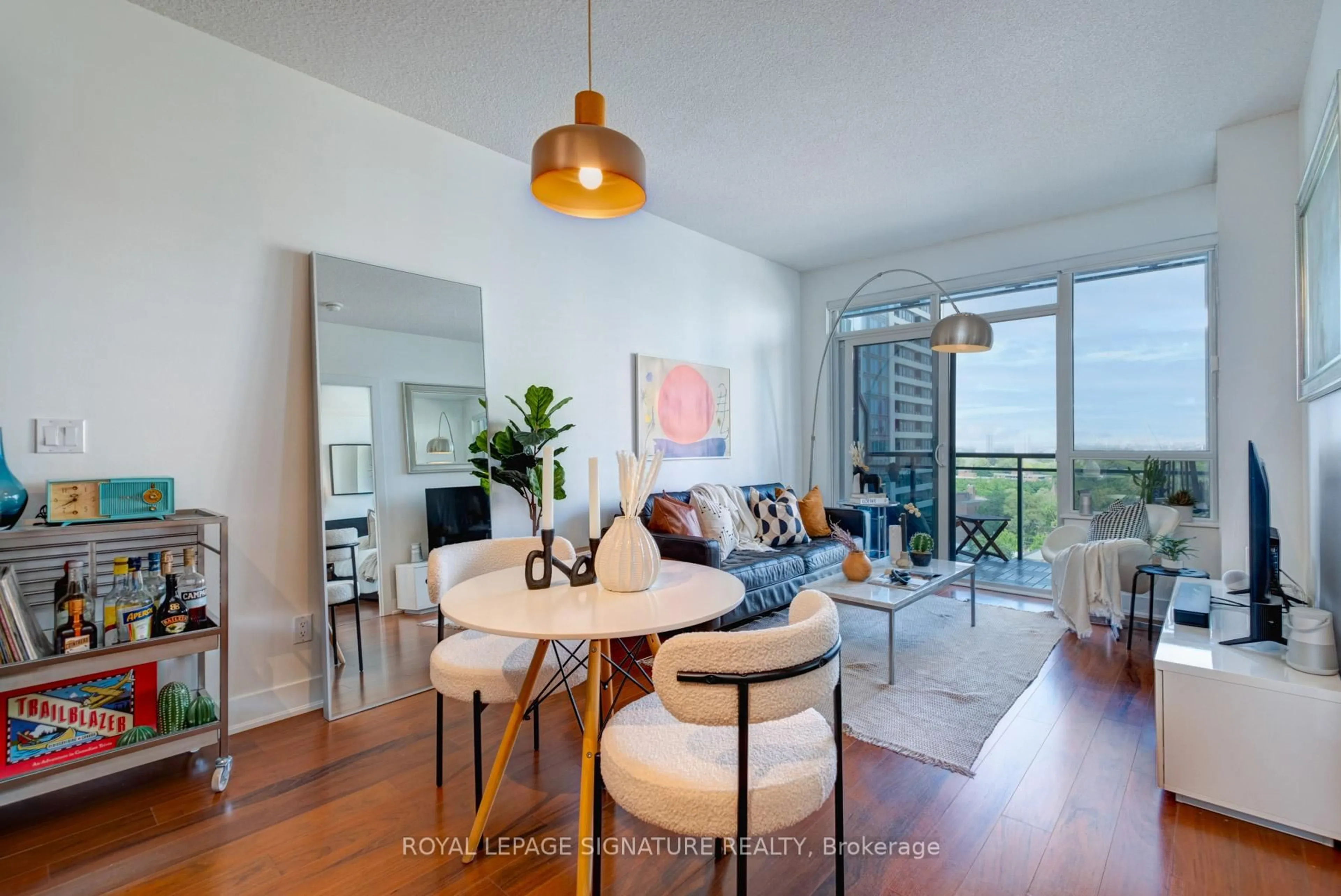 Living room with furniture, wood/laminate floor for 28 Linden St #1003, Toronto Ontario M4Y 0A4