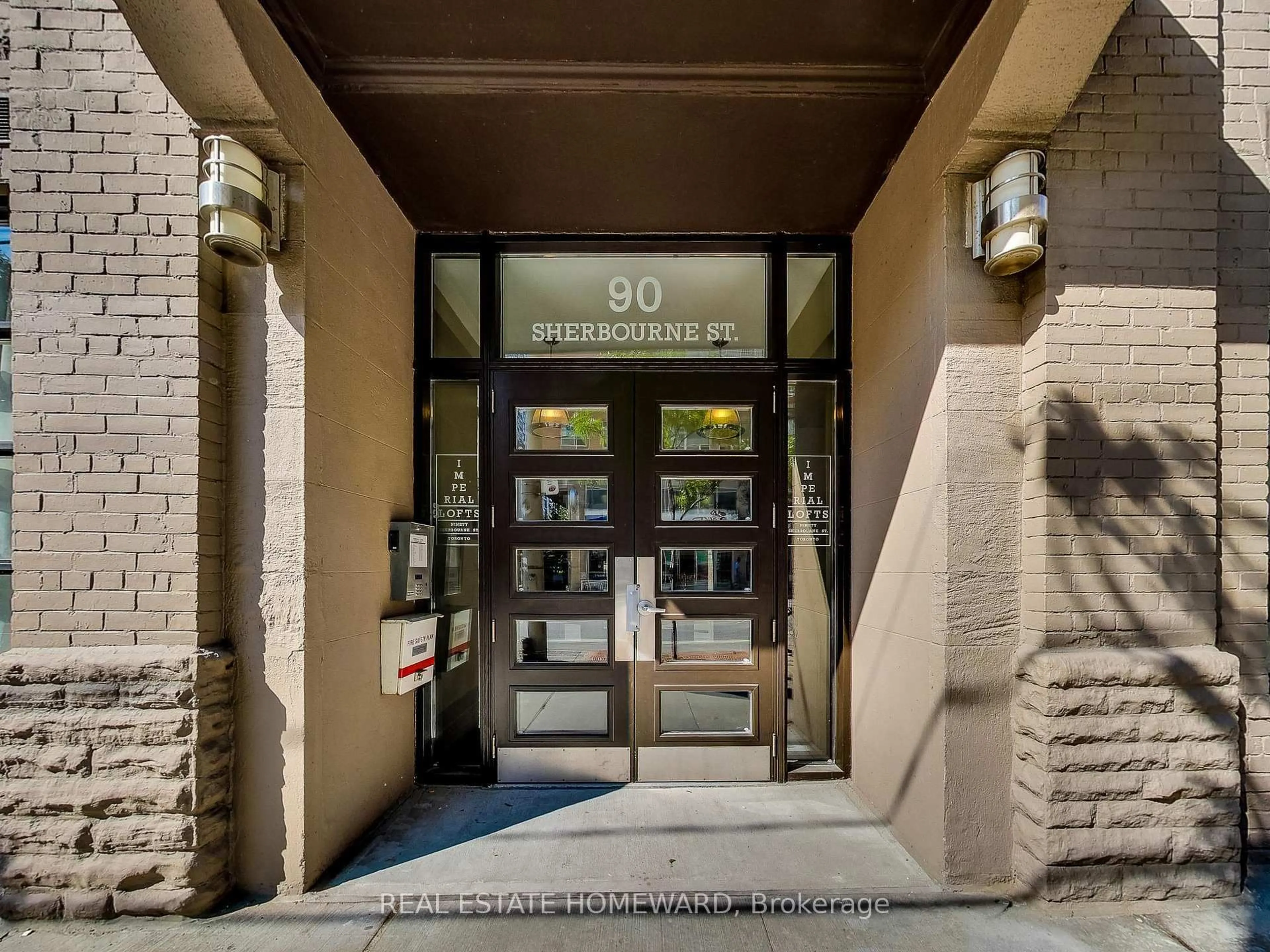 Indoor foyer for 90 Sherbourne St #405, Toronto Ontario M5A 2R1