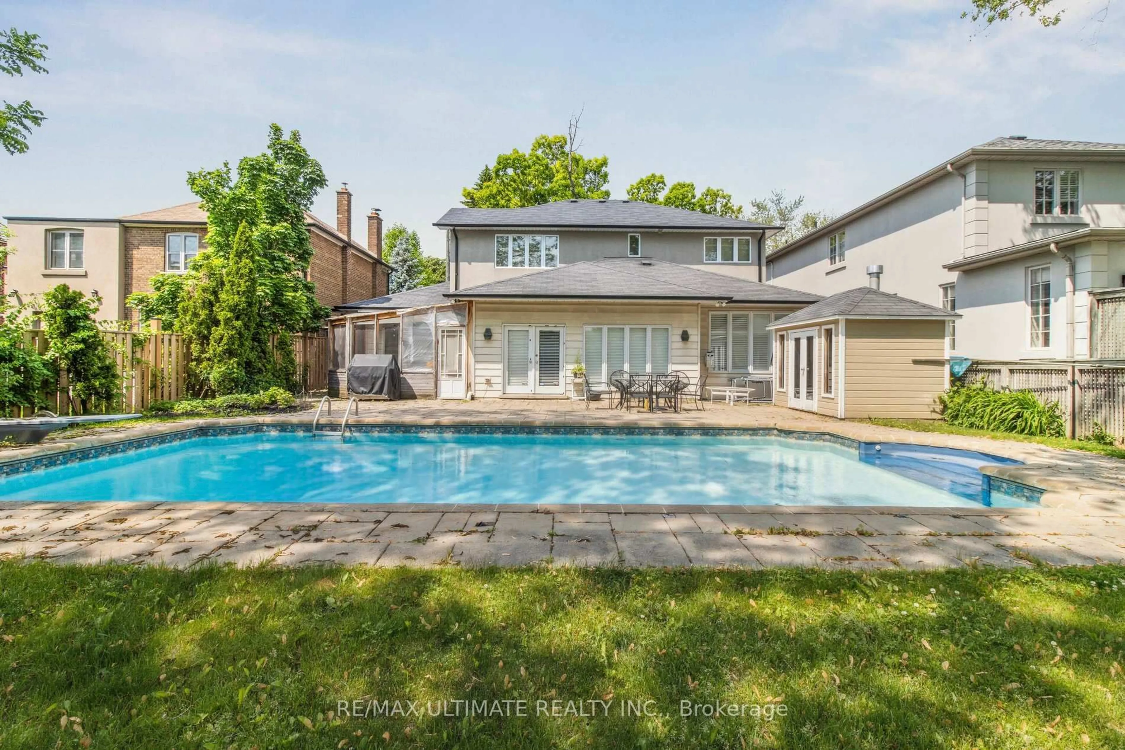 Pool for 181 Bayview Heights Dr, Toronto Ontario M4G 2Z1