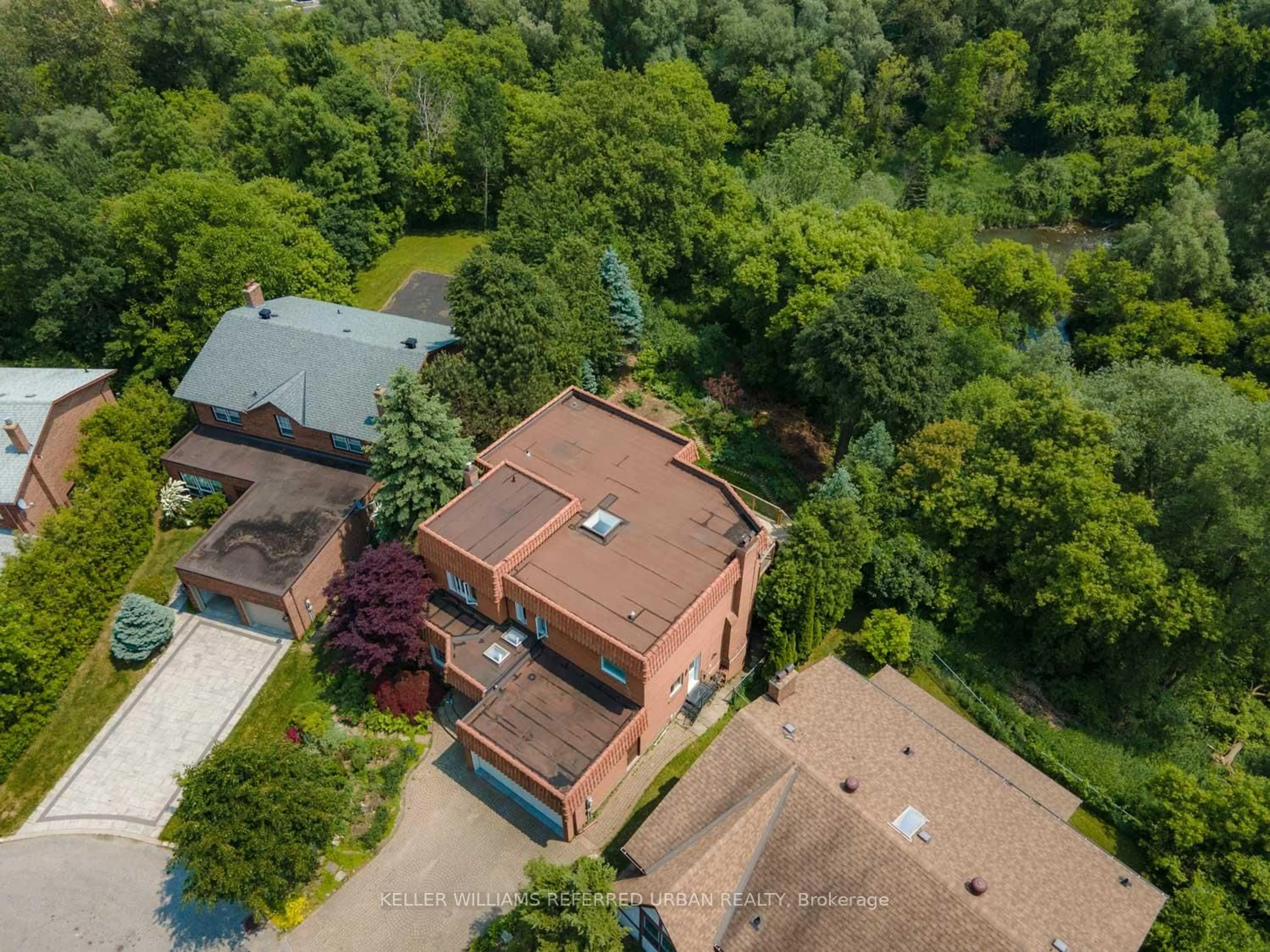 A pic from outside/outdoor area/front of a property/back of a property/a pic from drone, unknown for 4 Saddletree Dr, Toronto Ontario M2H 3L3