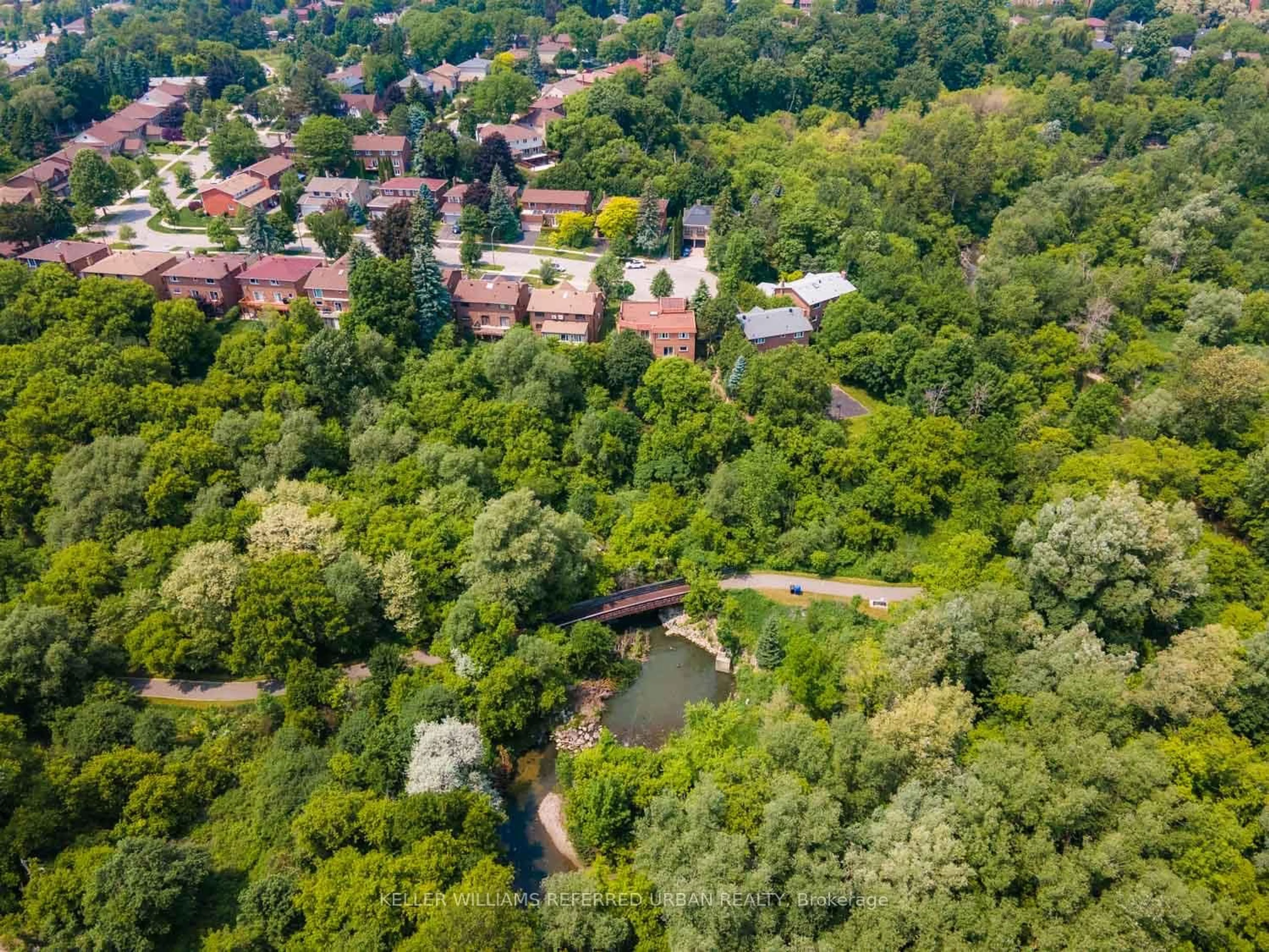 A pic from outside/outdoor area/front of a property/back of a property/a pic from drone, unknown for 4 Saddletree Dr, Toronto Ontario M2H 3L3