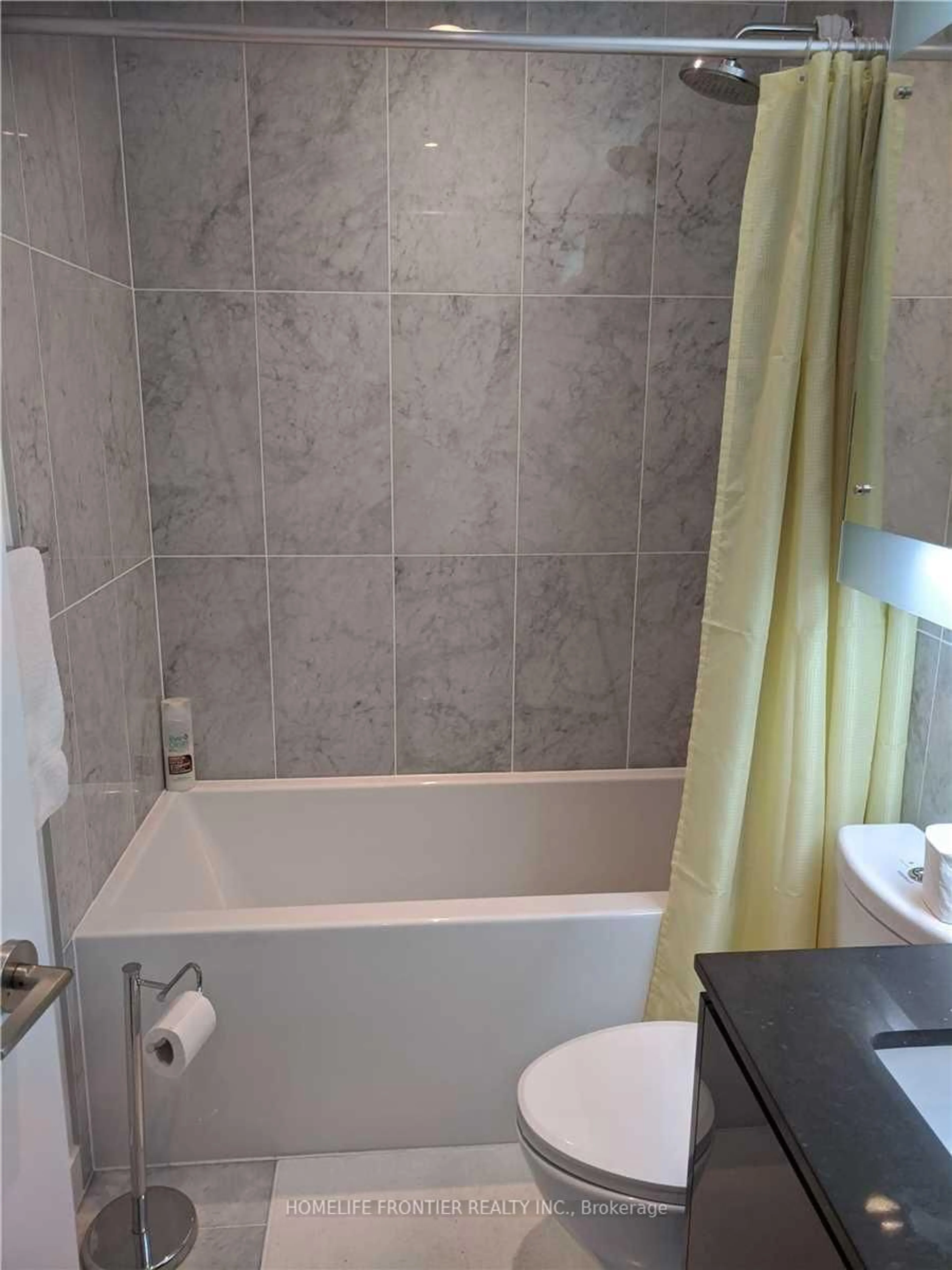 Standard bathroom, ceramic/tile floor for 117 McMahon Dr #2001, Toronto Ontario M2K 0E4