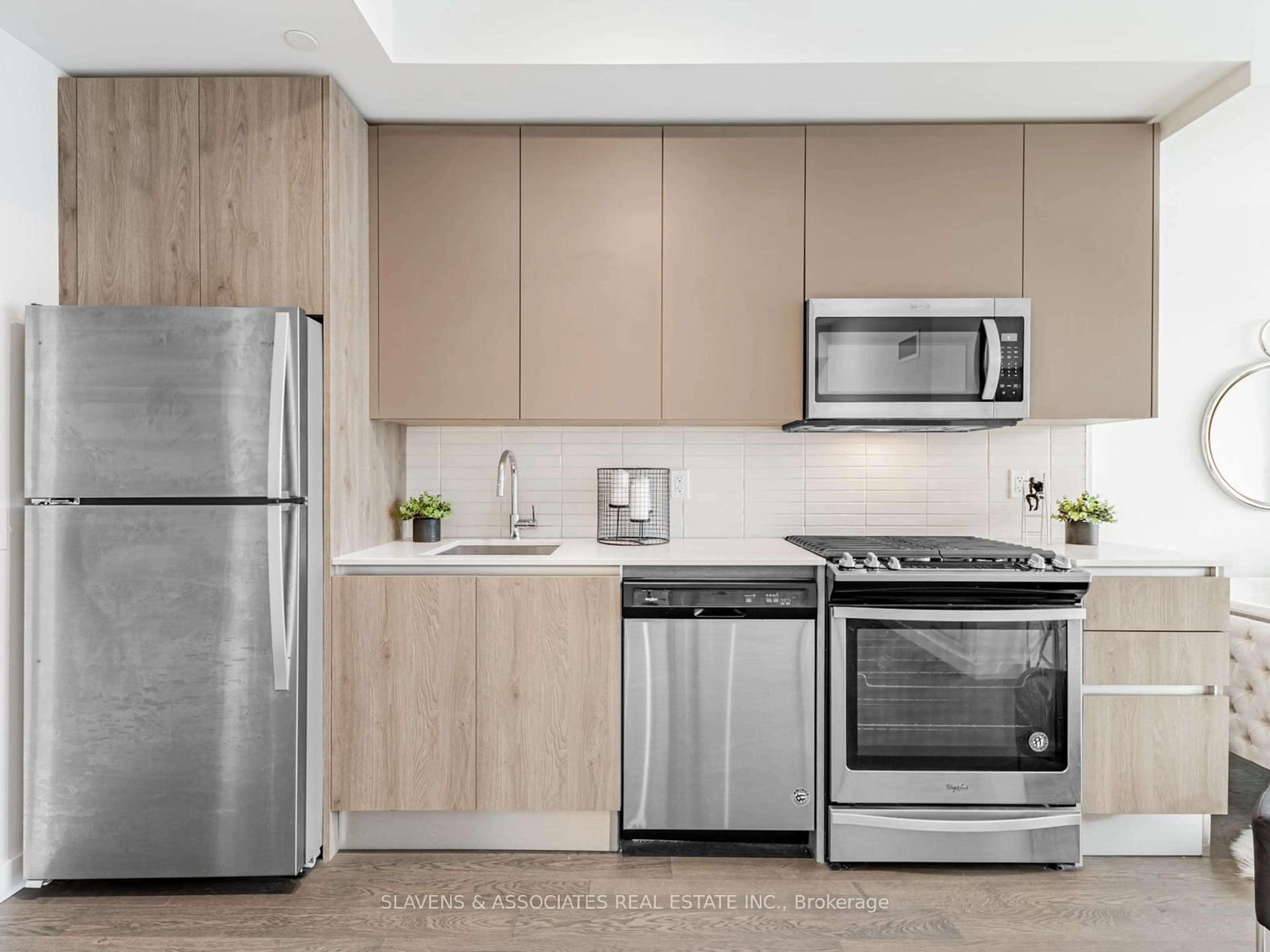 Standard kitchen, unknown for 2A Church St #1208, Toronto Ontario M5E 0E1