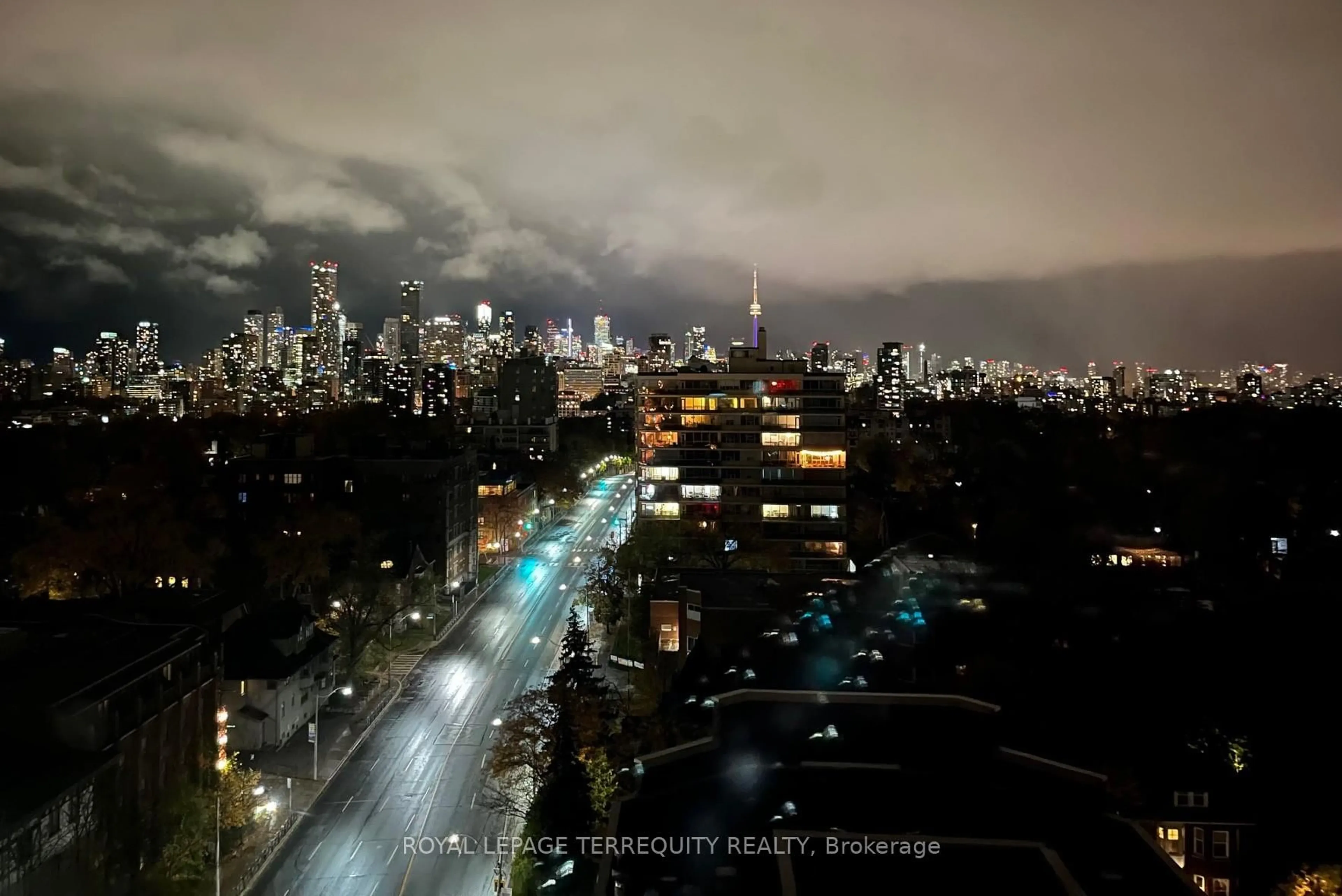 Blurry image for 155 St Clair Ave #1401, Toronto Ontario M4V 0A1