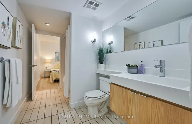 Additional image 7 of 4K Spadina Ave Unit 323