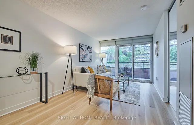 Additional image 17 of 4K Spadina Ave Unit 323