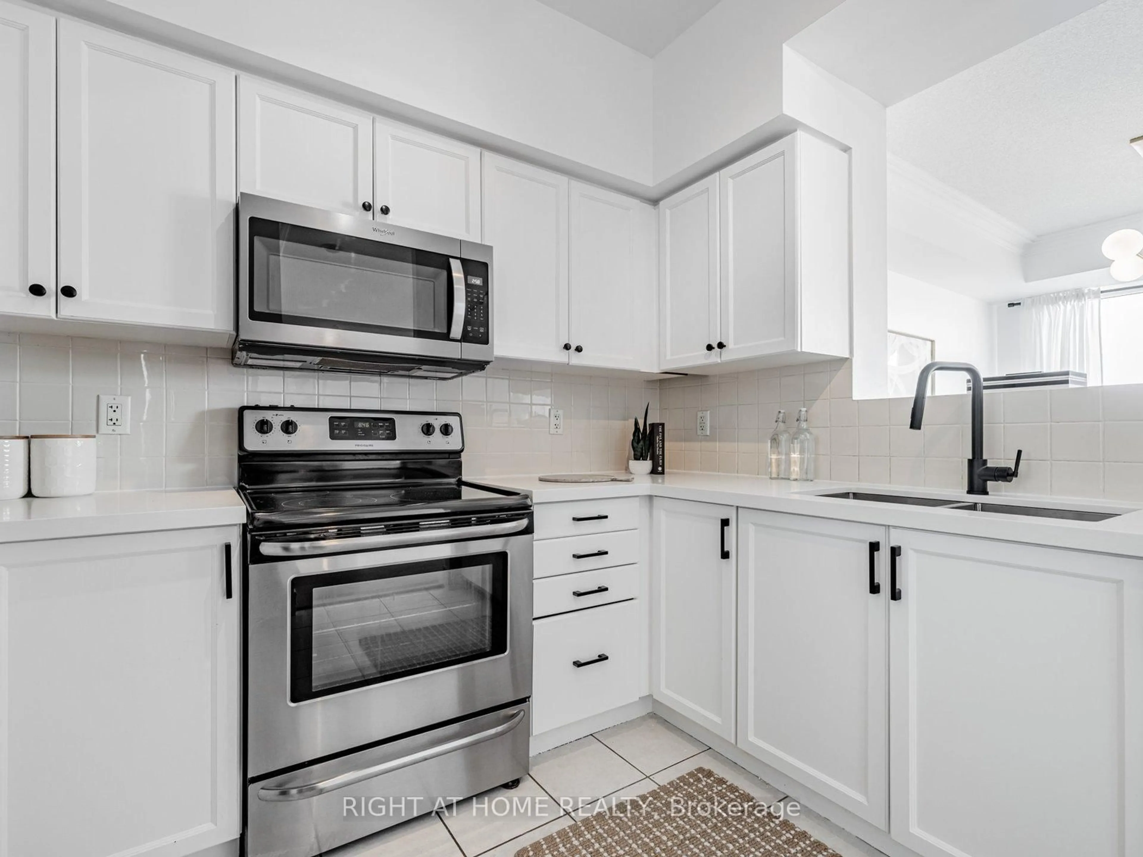 Standard kitchen, ceramic/tile floor for 1 Clairtrell Rd #RG1, Toronto Ontario M2N 7H6