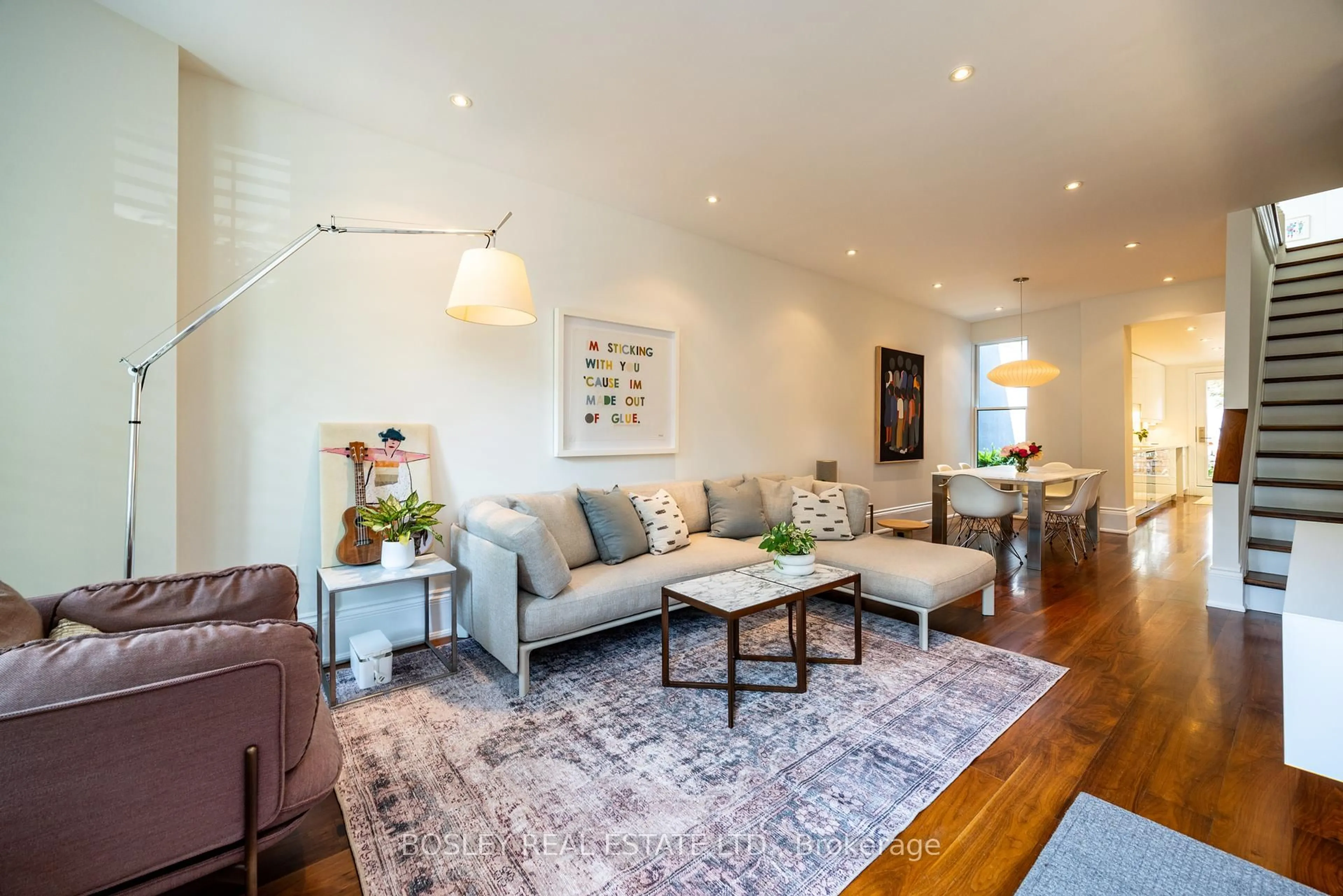 Living room with furniture, wood/laminate floor for 122 Spruce St, Toronto Ontario M5A 2J5