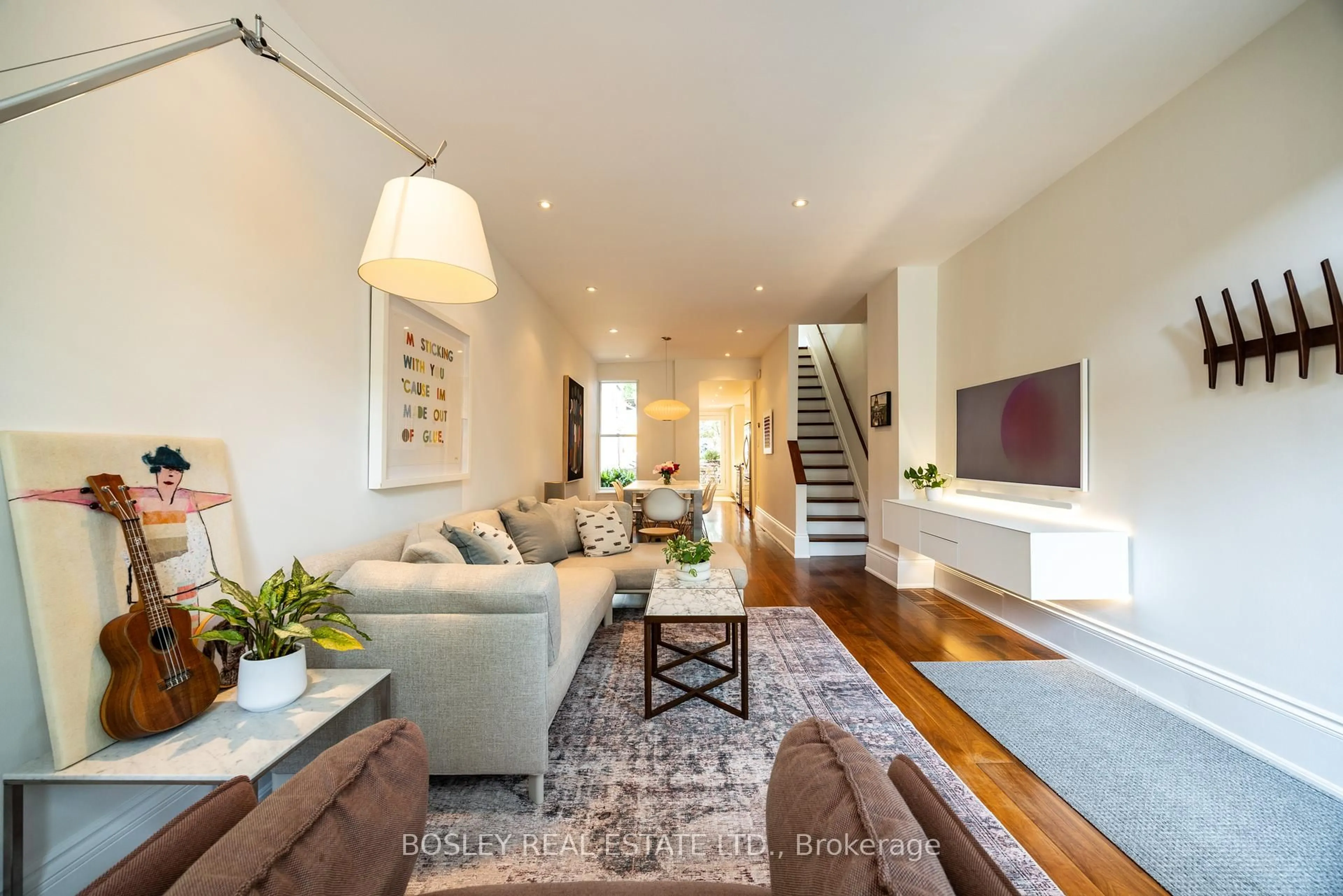 Living room with furniture, unknown for 122 Spruce St, Toronto Ontario M5A 2J5