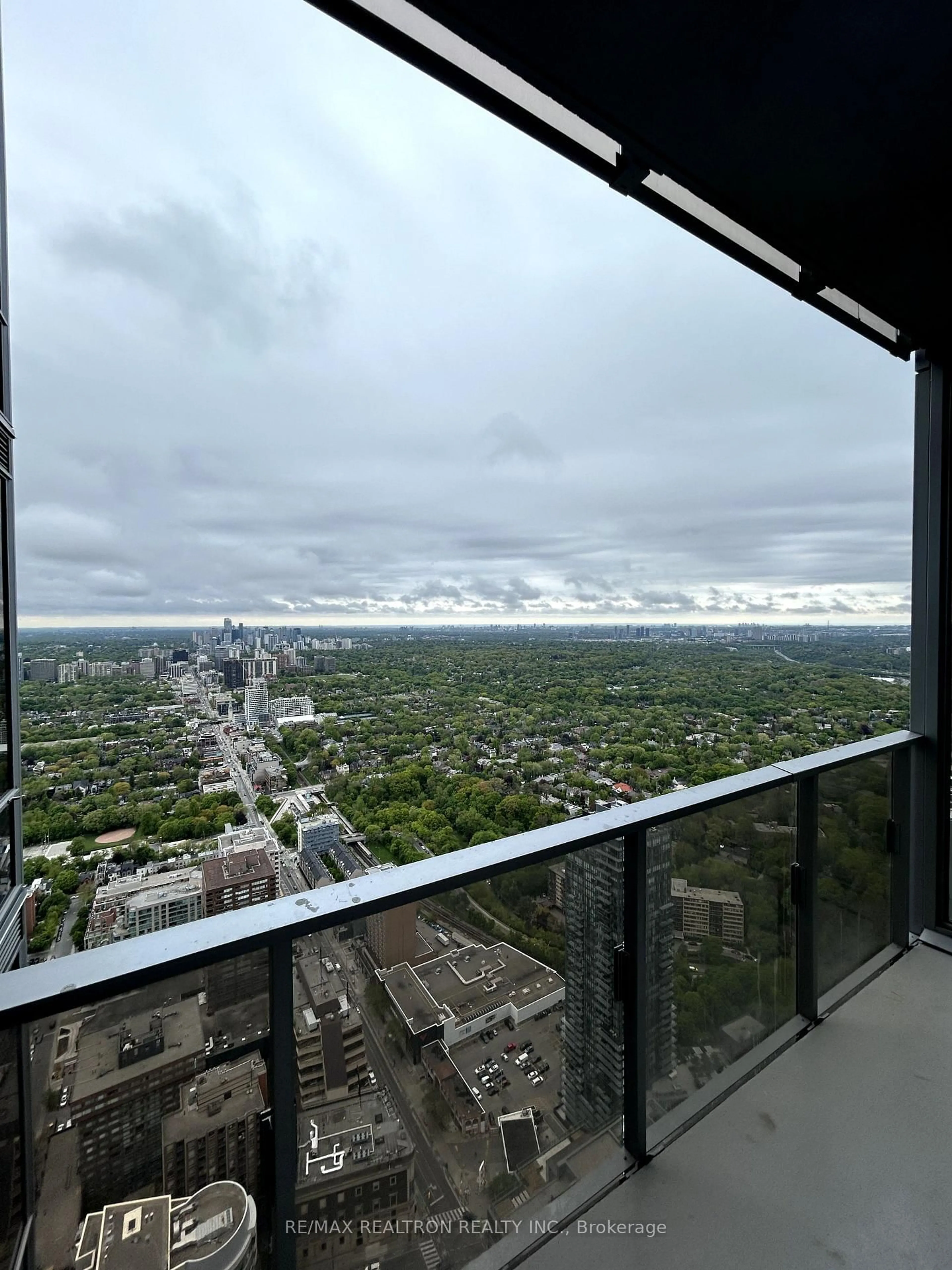 A pic of a room for 11 Yorkville Ave #5804, Toronto Ontario M4W 1L2