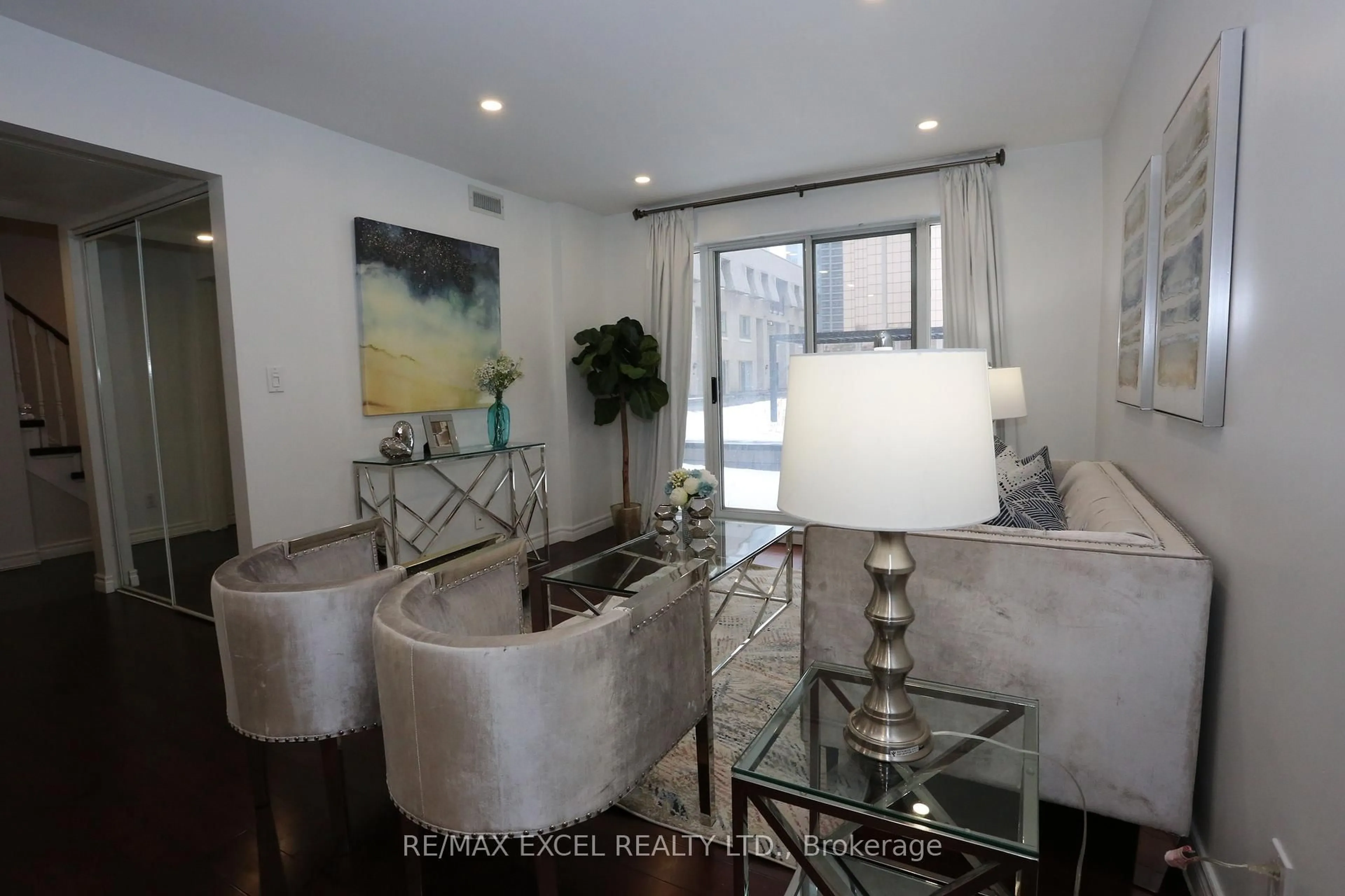 Unknown for 38 Hollywood Ave #114, Toronto Ontario M2N 6R6