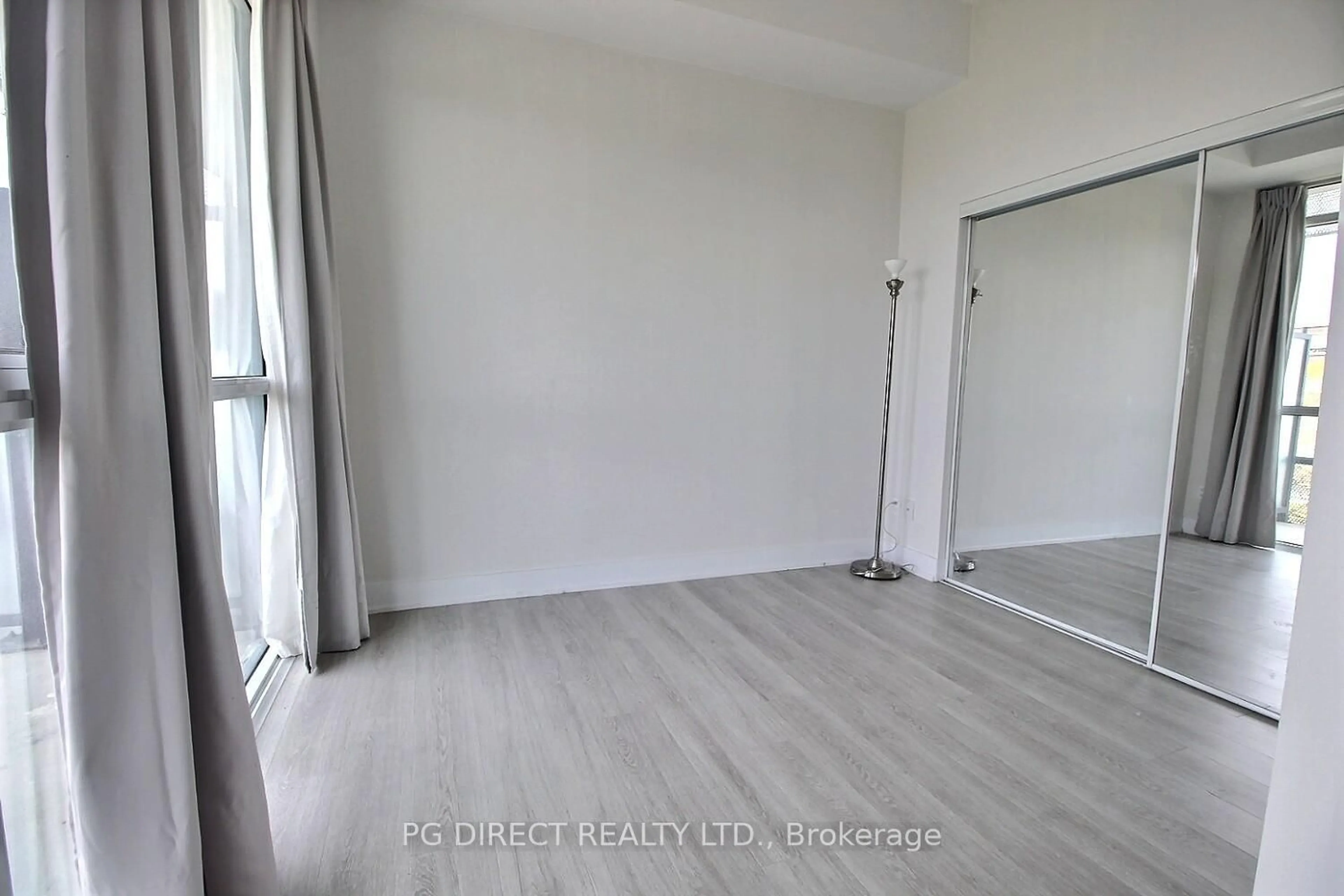 A pic of a room for 99 The Donway #403, Toronto Ontario M3C 0N8