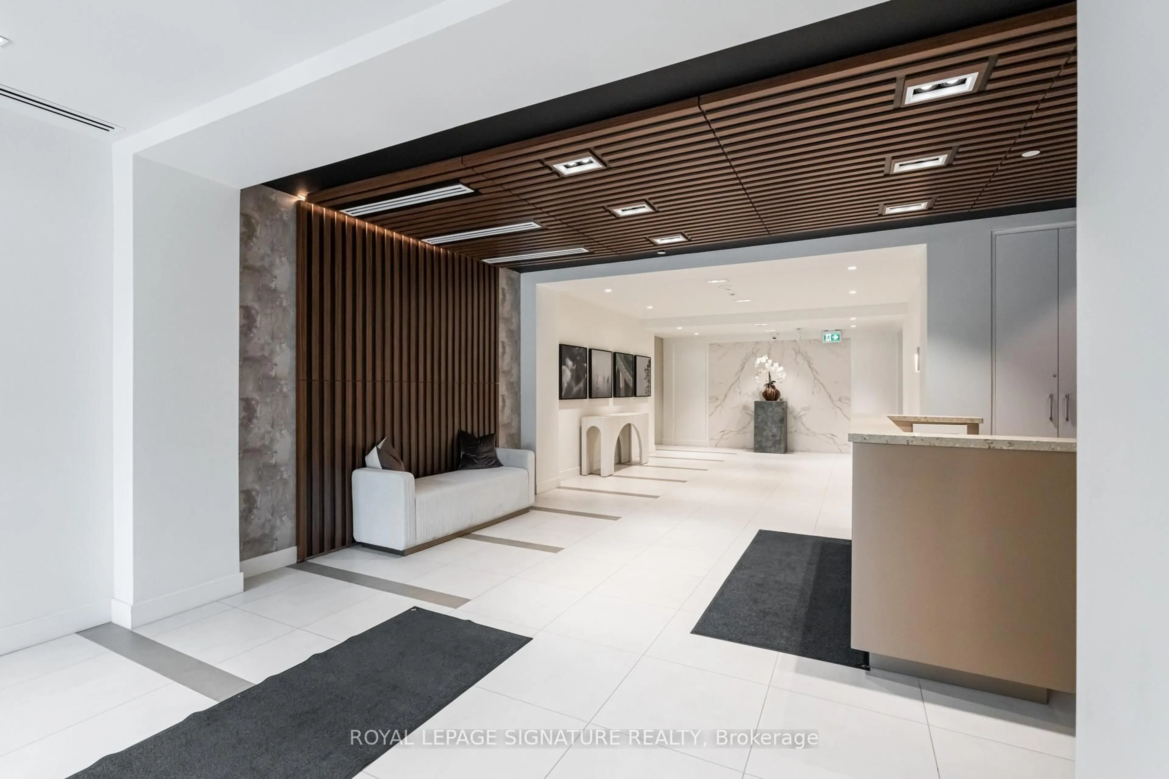 Indoor foyer for 2 Teagarden Crt #1303, Toronto Ontario M2N 0L6