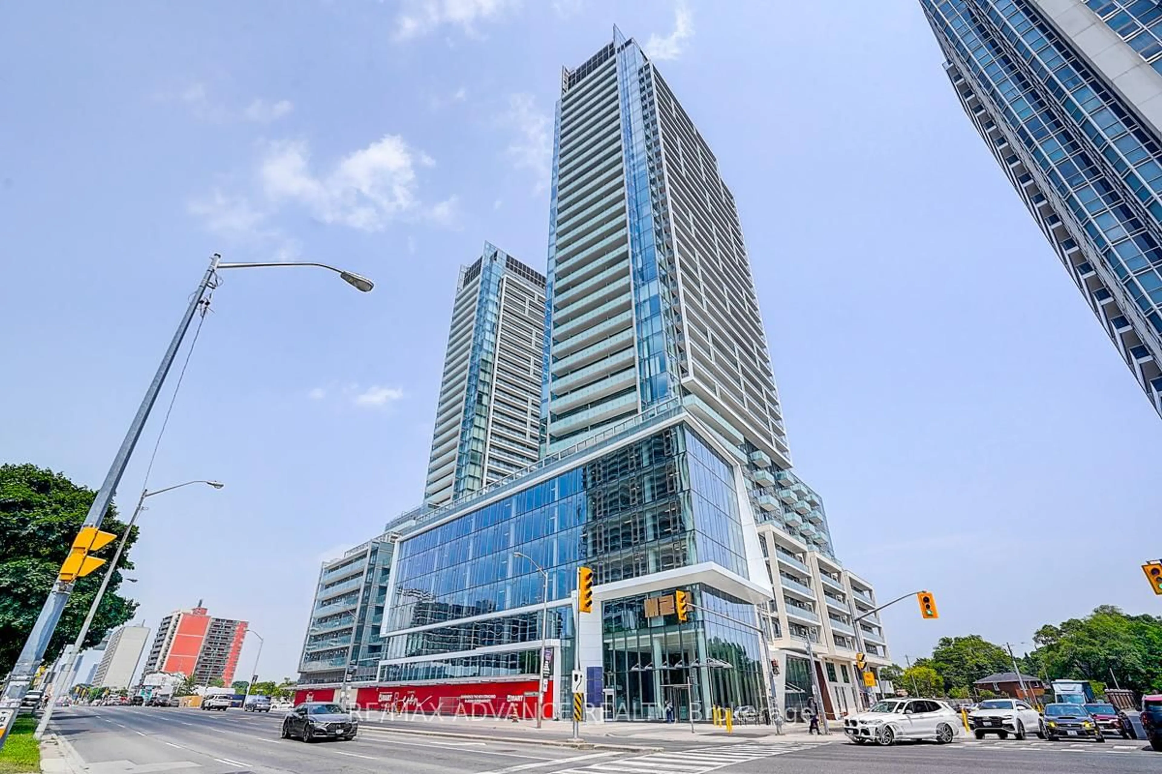 Indoor foyer for 7 Golden Lion Hts #N906, Toronto Ontario M2M 0C1