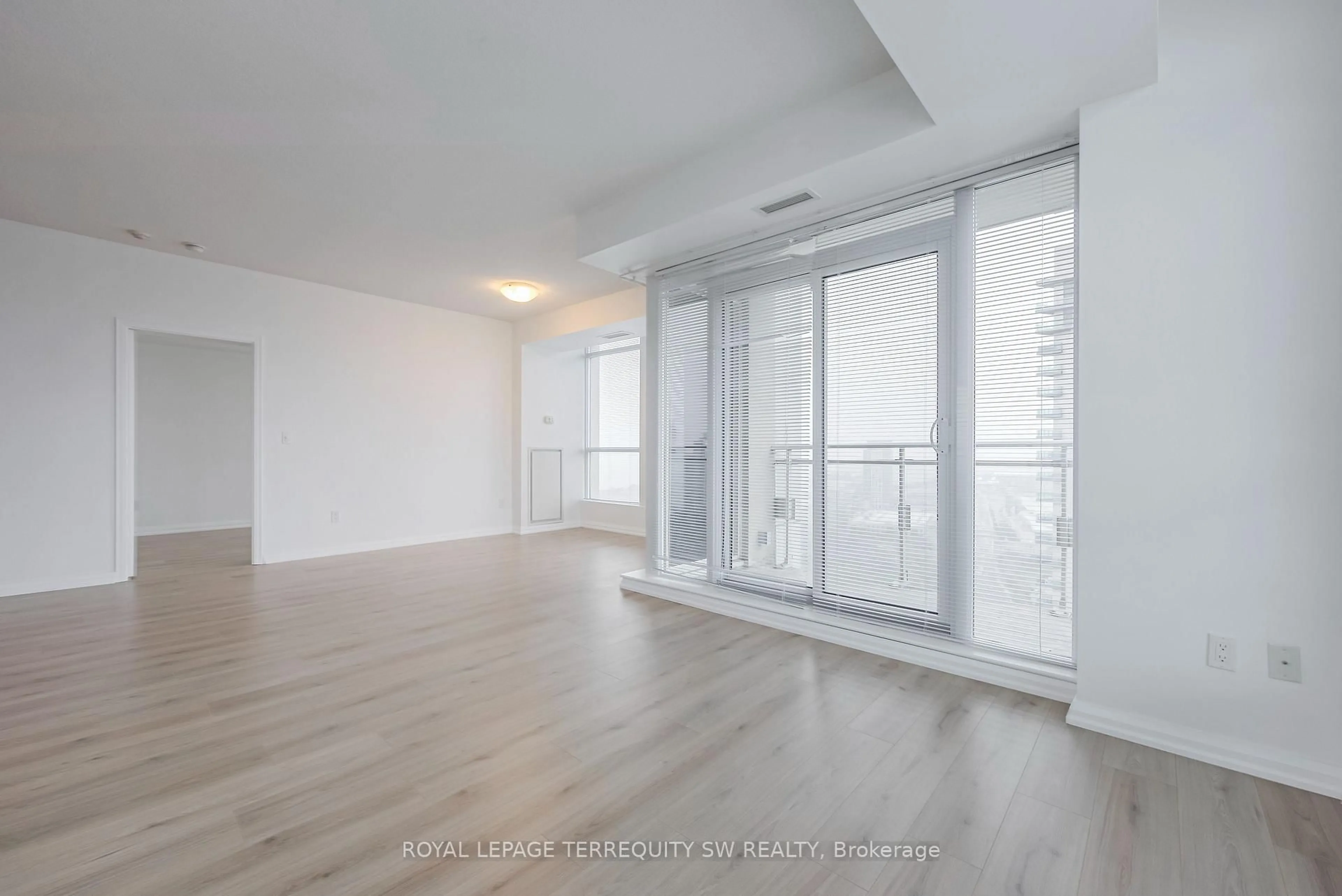 A pic of a room for 628 Fleet St #3201, Toronto Ontario M5V 1A8