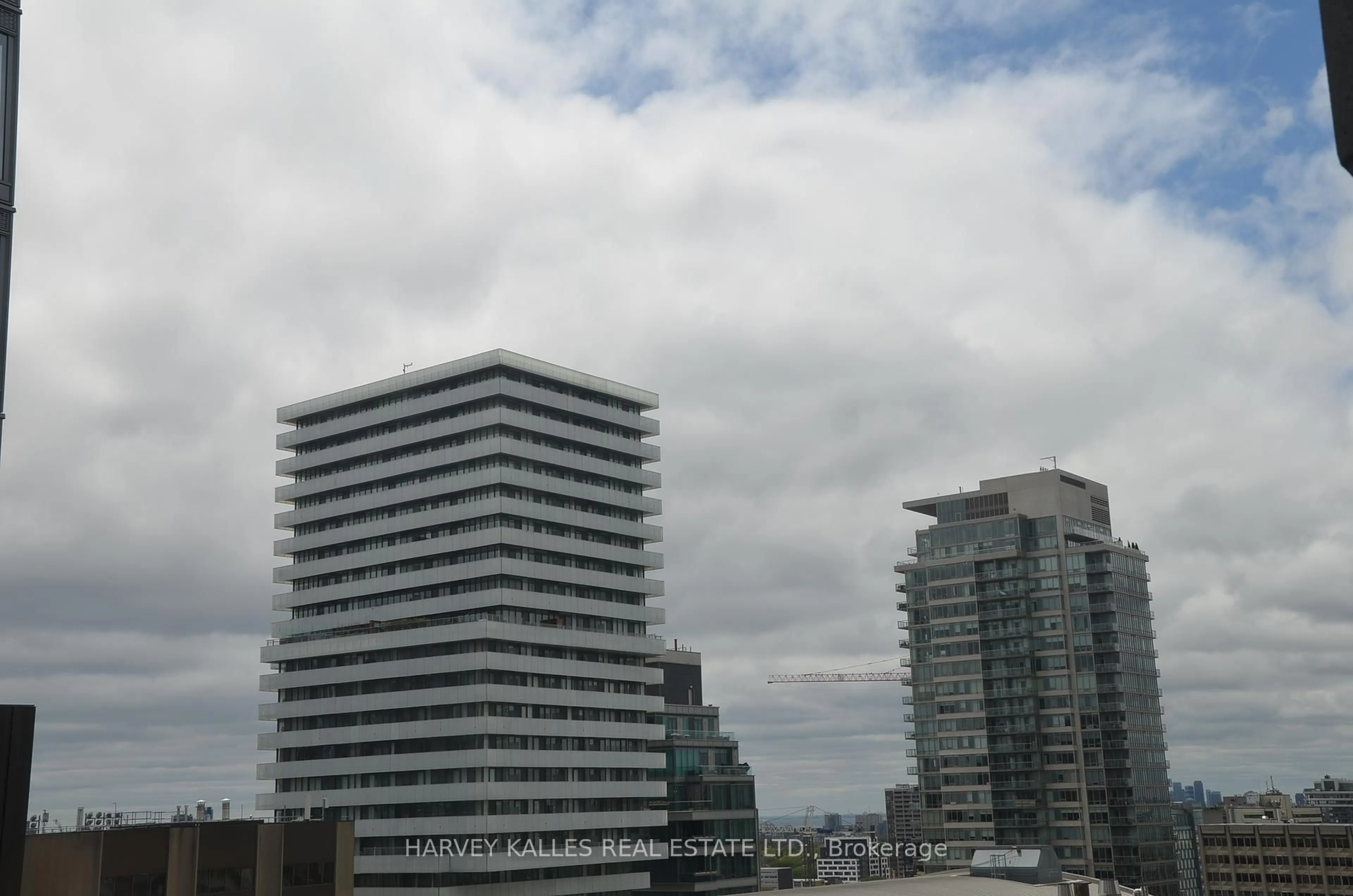 Blurry image for 155 Yorkville Ave #1912, Toronto Ontario M5R 0B4