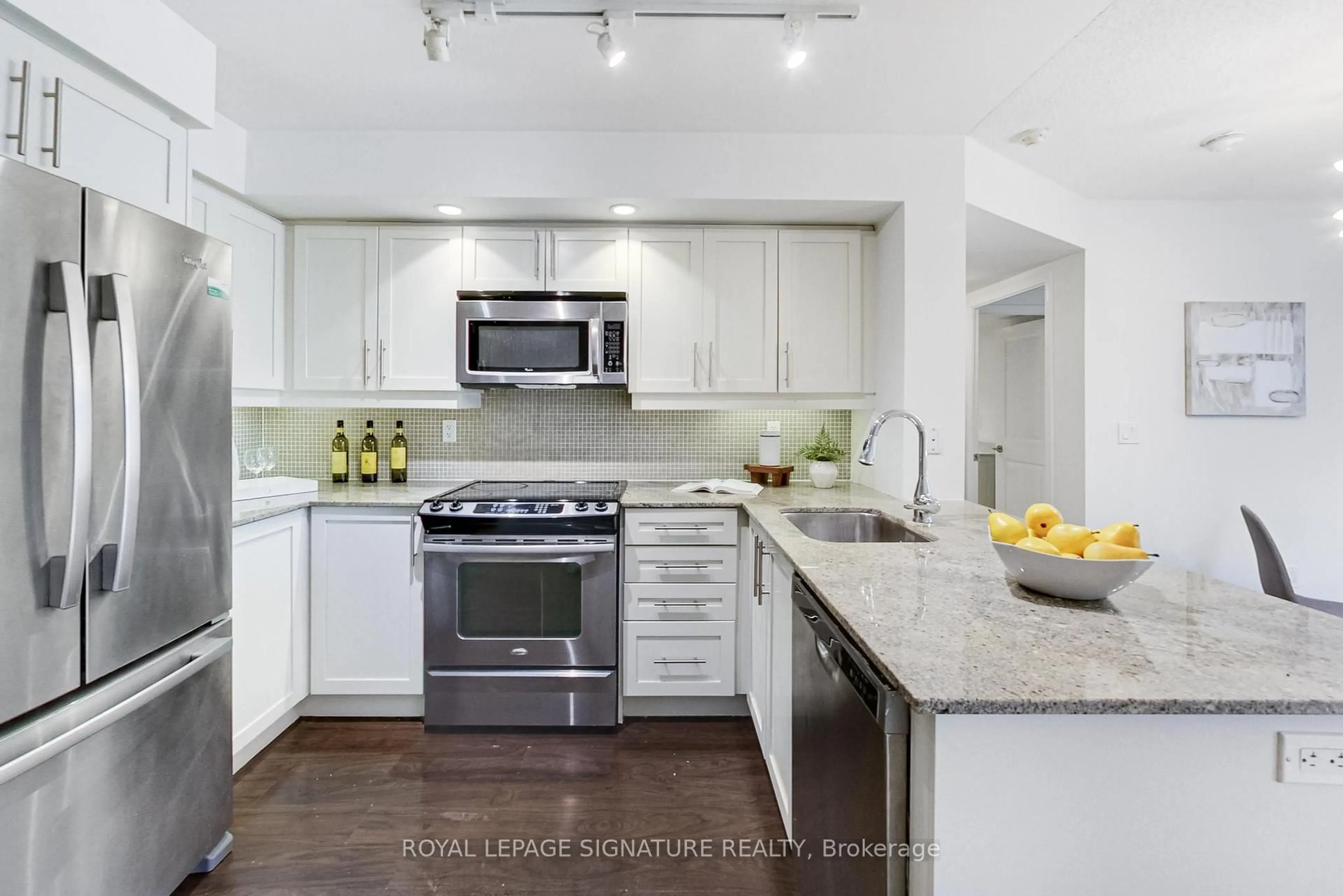 Open concept kitchen, ceramic/tile floor for 65 East Liberty St #501, Toronto Ontario M6K 3R2