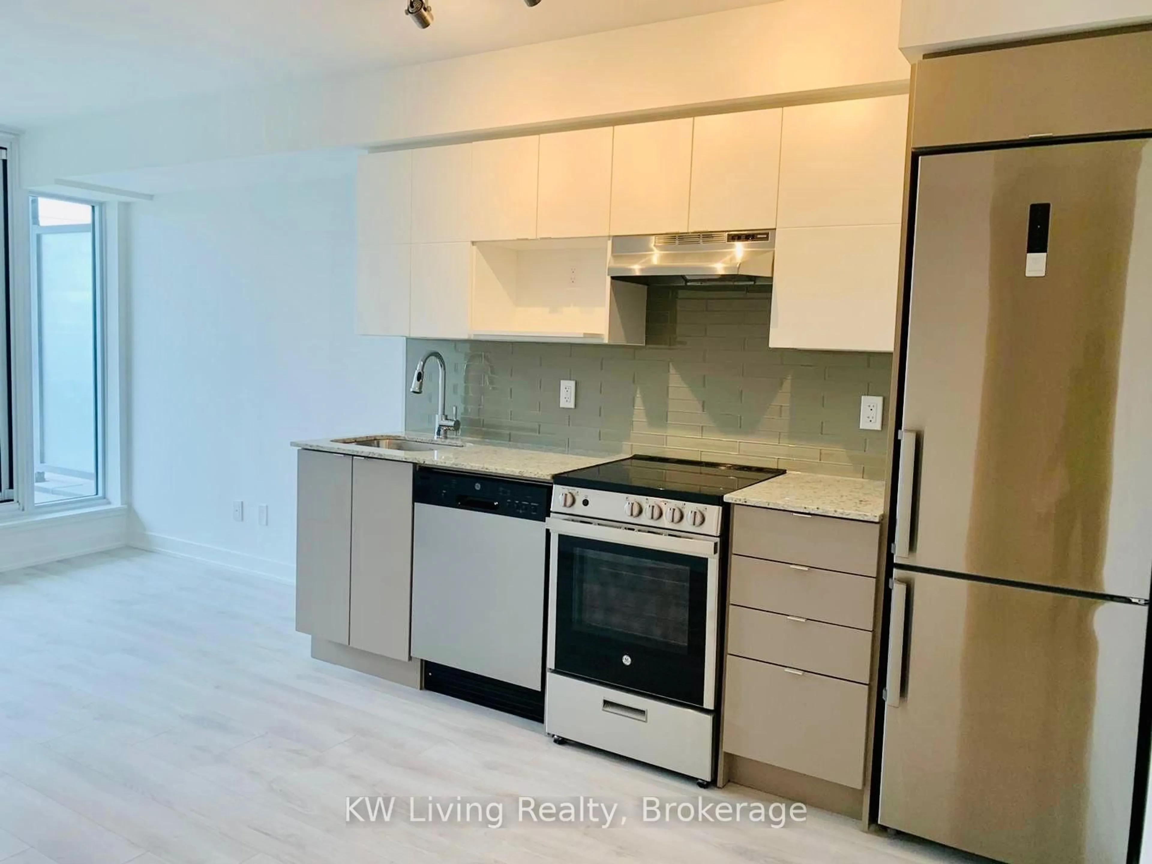 Standard kitchen, ceramic/tile floor for 120 Varna Dr #307, Toronto Ontario M6A 0B3