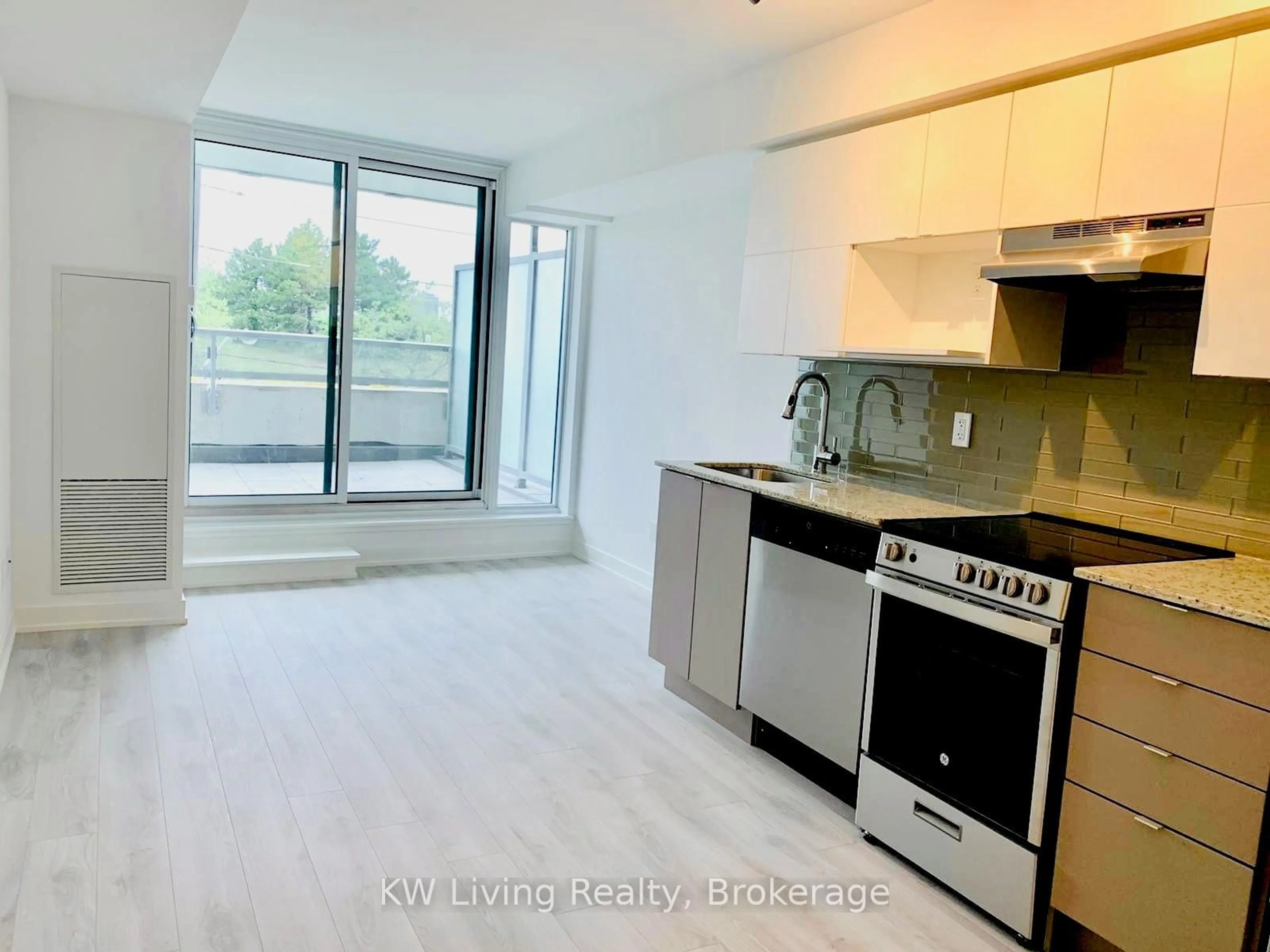Unknown for 120 Varna Dr #307, Toronto Ontario M6A 0B3