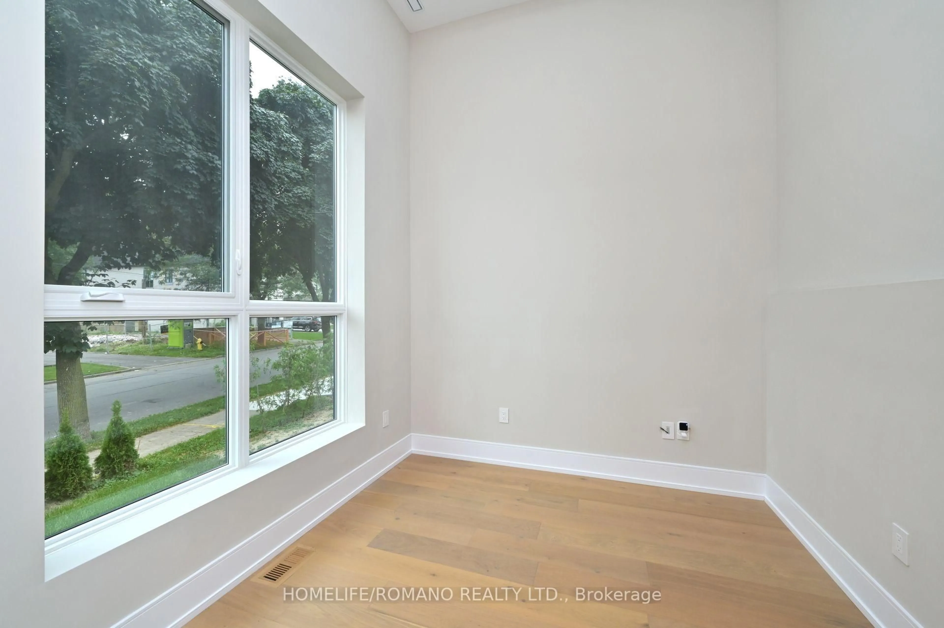 A pic of a room for 19 King High Ave, Toronto Ontario M3H 3A8