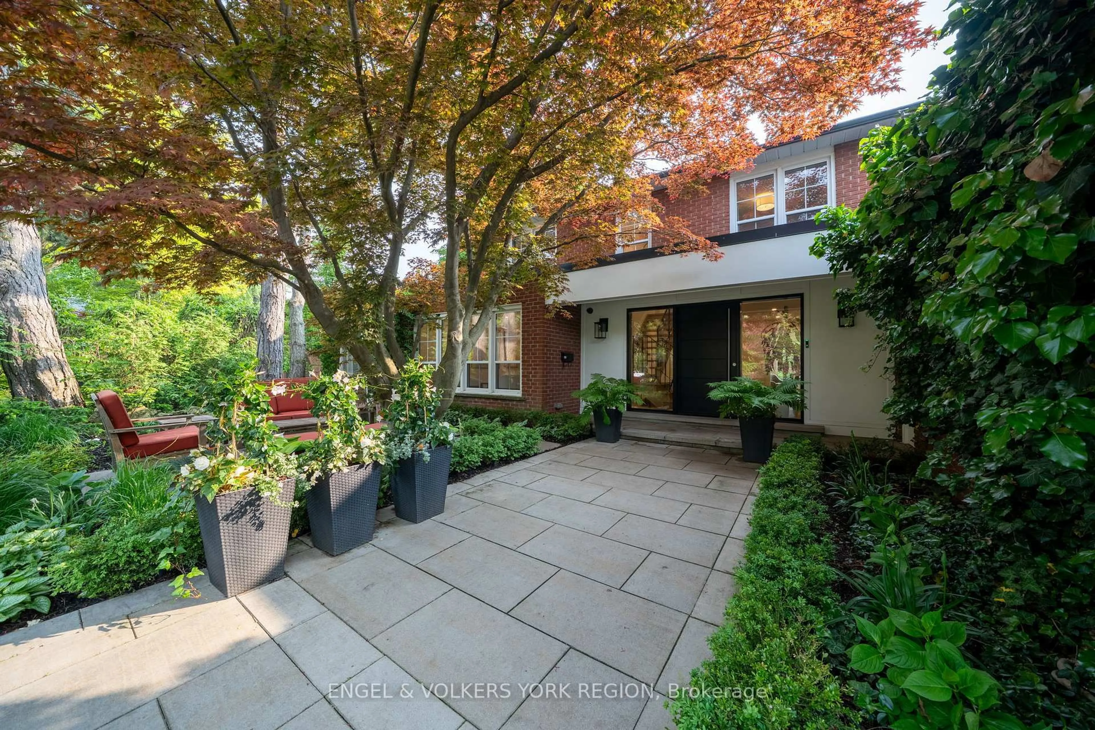 Unknown for 15 Silvergrove Rd, Toronto Ontario M5L 2N5