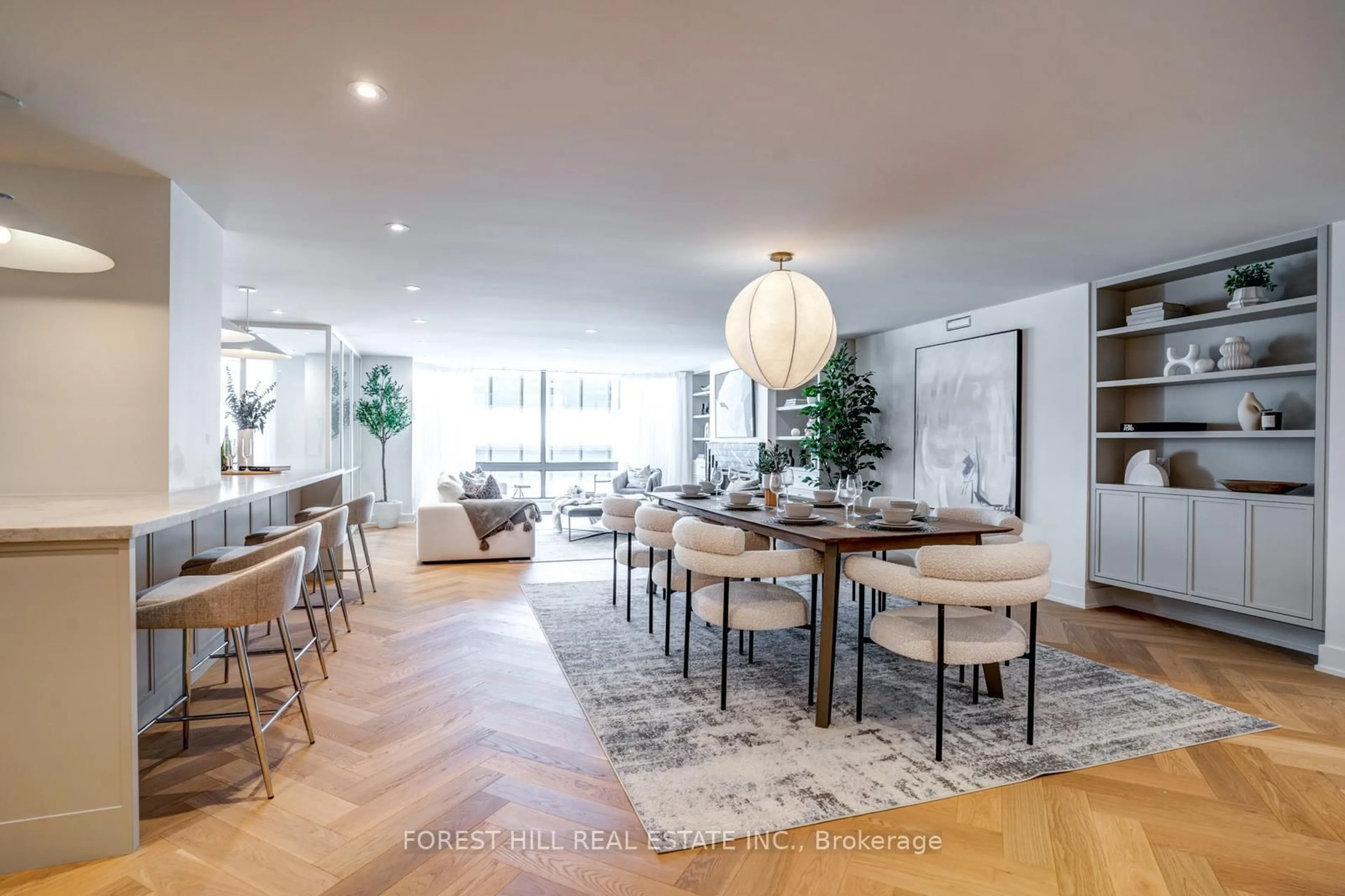 Dining room, wood/laminate floor for 1166 Bay St #1105, Toronto Ontario M5S 2X8