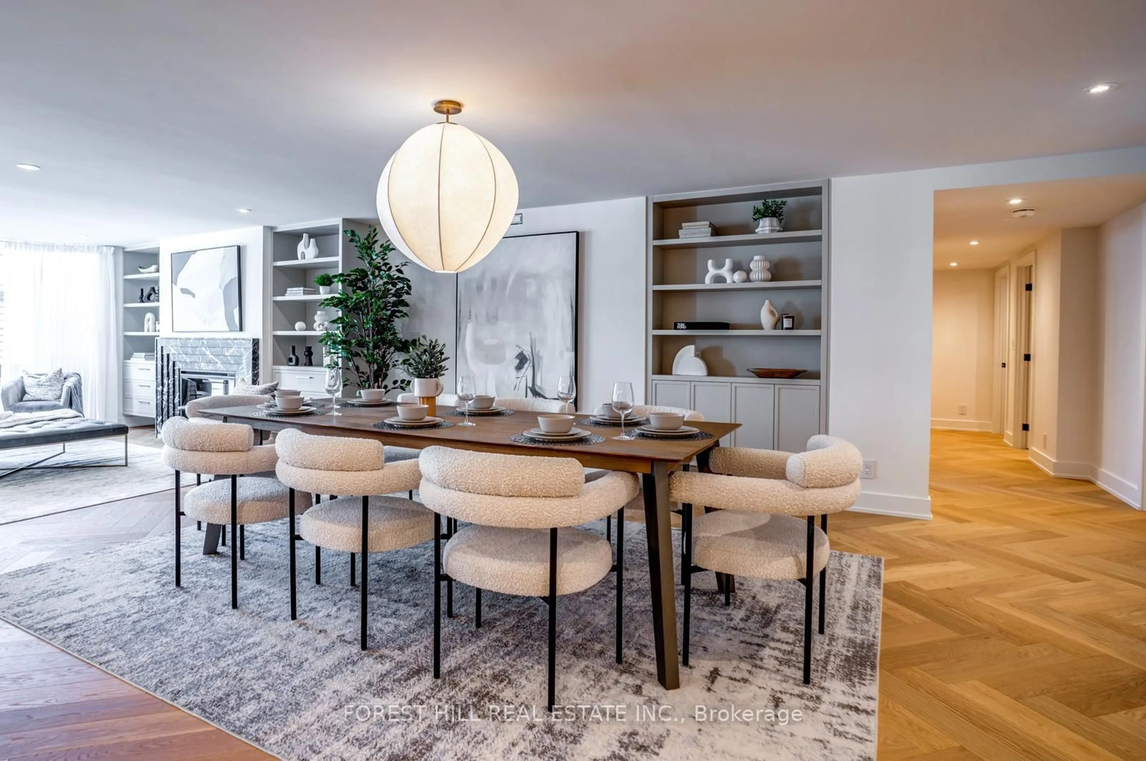 Dining room, wood/laminate floor for 1166 Bay St #1105, Toronto Ontario M5S 2X8