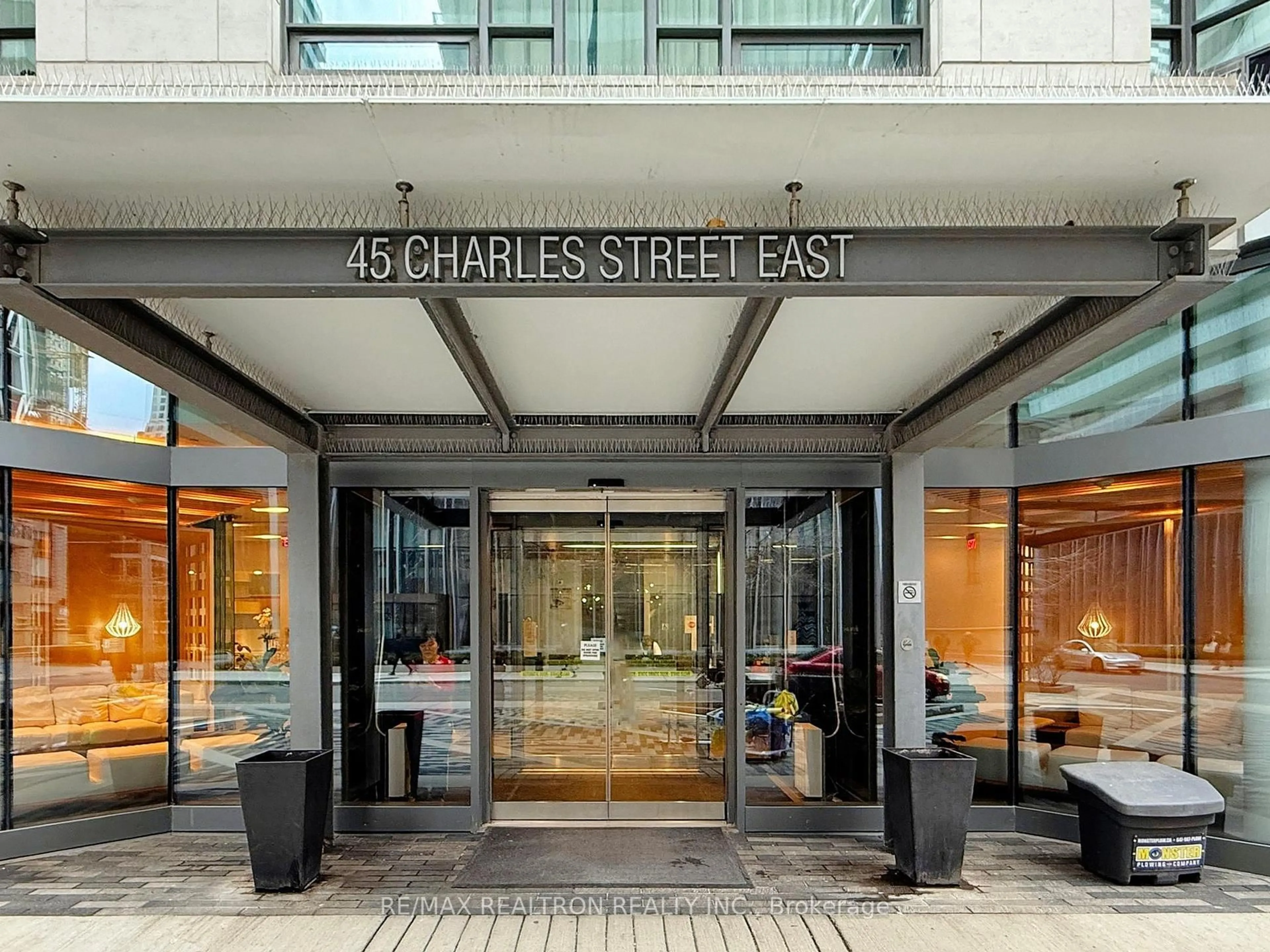 Lobby for 45 Charles St #3907, Toronto Ontario M4Y 1S2