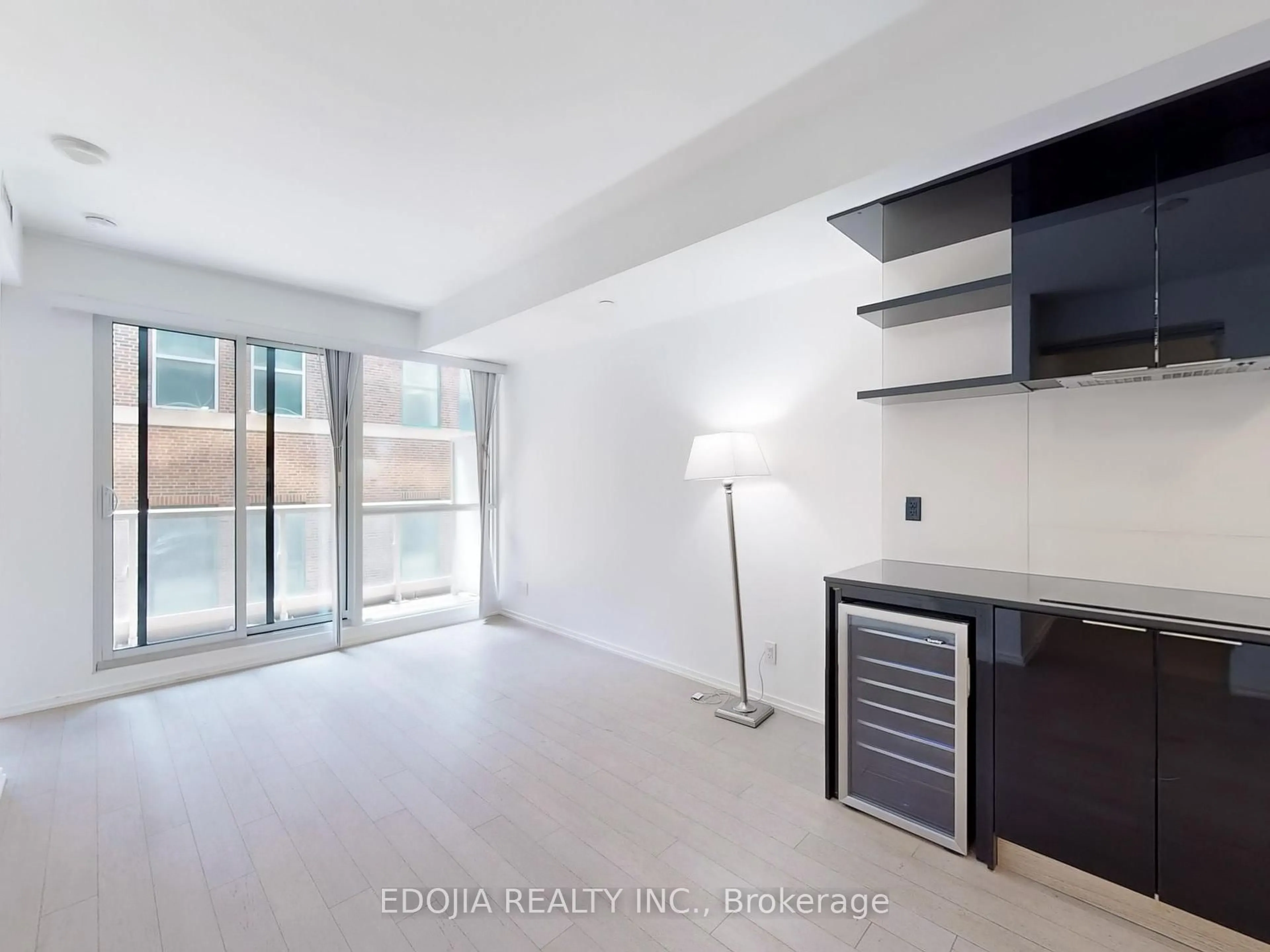 A pic of a room for 70 Temperance St #2208, Toronto Ontario M5H 4E8
