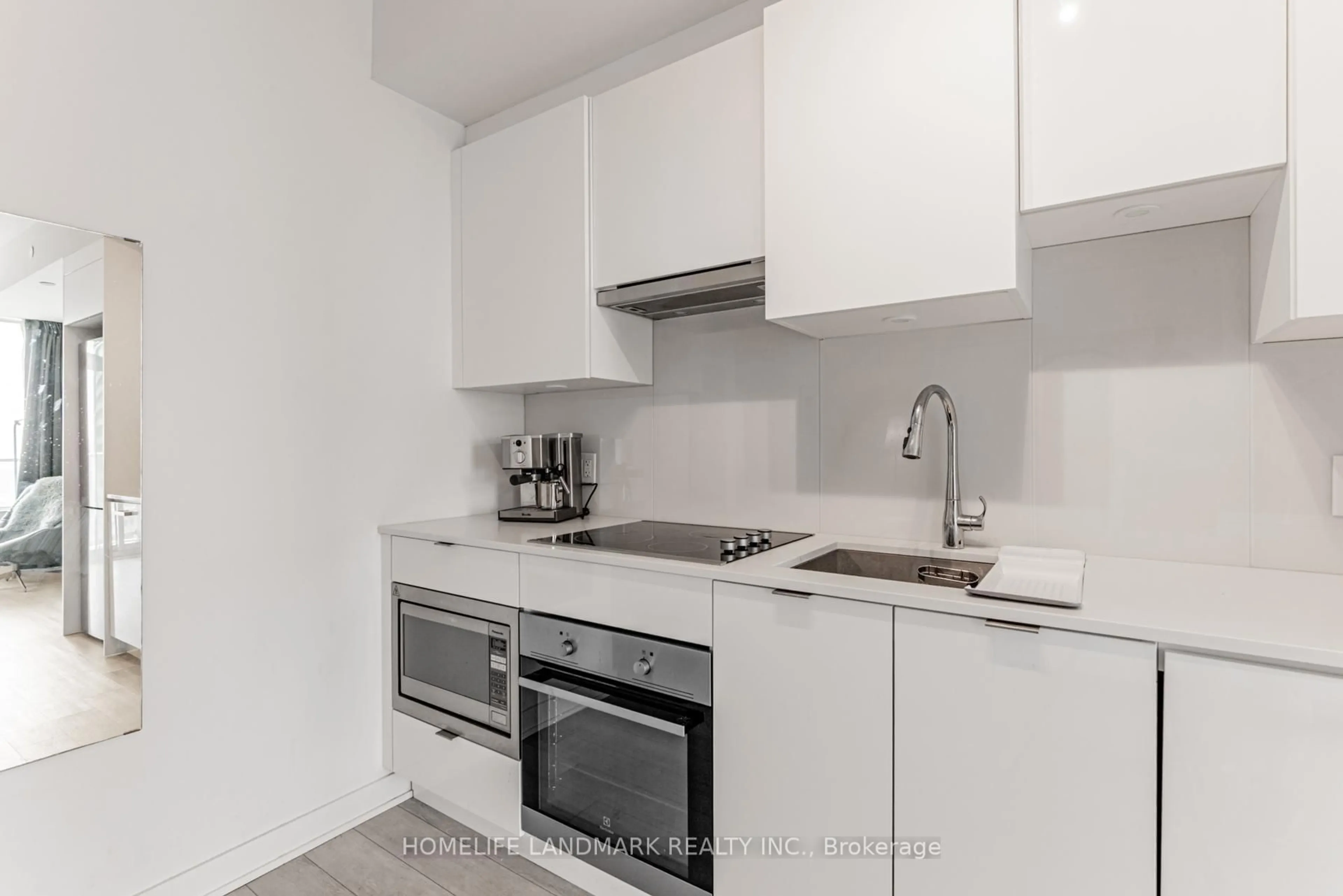 Standard kitchen, unknown for 195 Redpath Ave #2908, Toronto Ontario M4P 0E4