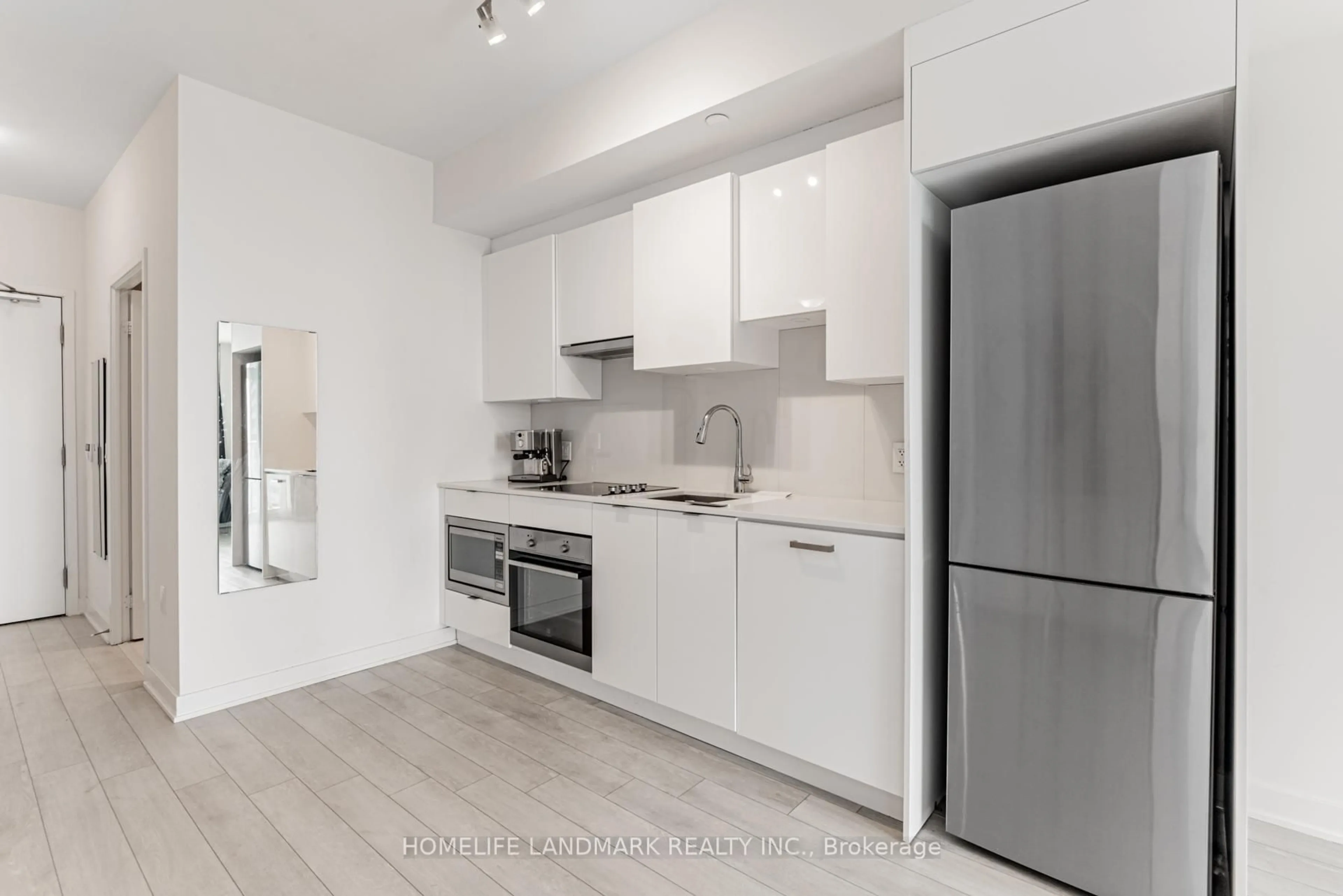 Standard kitchen, unknown for 195 Redpath Ave #2908, Toronto Ontario M4P 0E4