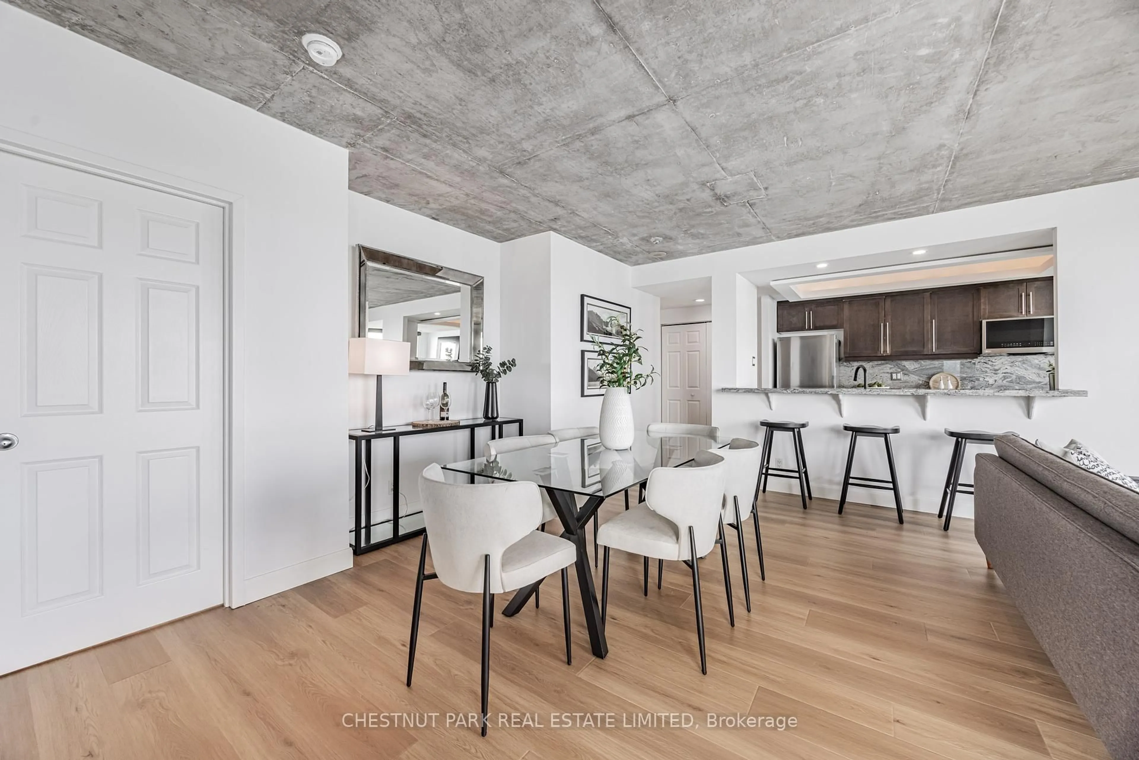 Open concept kitchen, cement floor for 99 Harbour Sq #1008, Toronto Ontario M5J 2H2