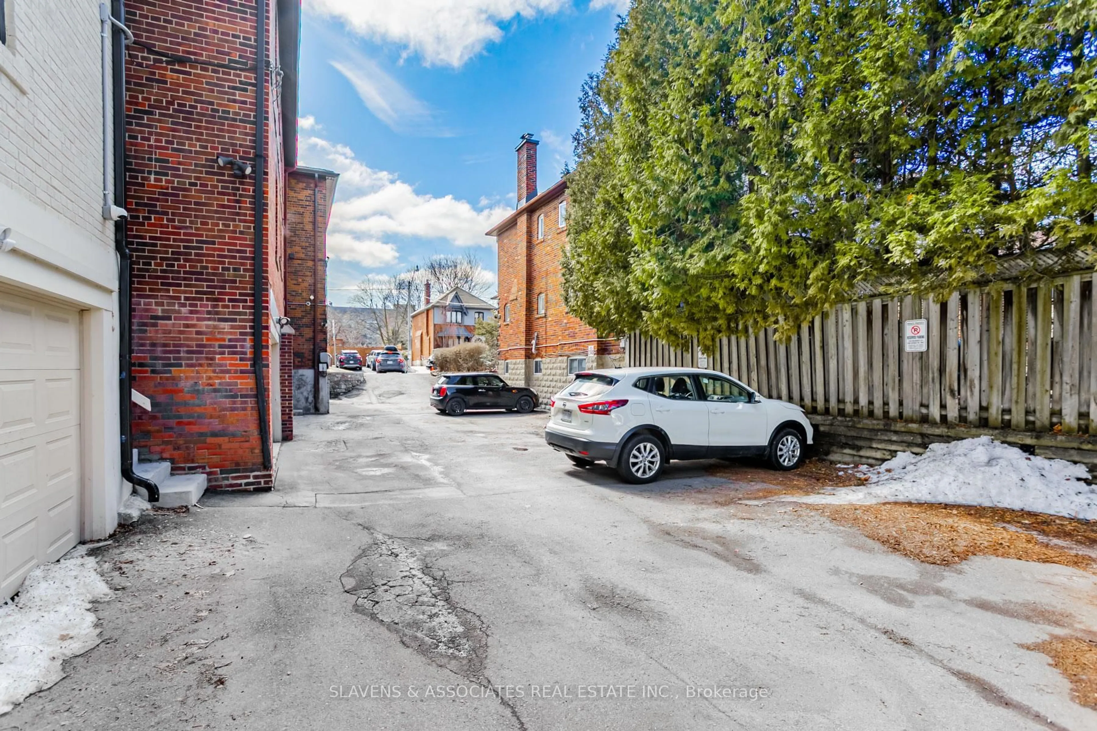 Patio, street for 1088 Avenue Rd, Toronto Ontario M5N 2E2