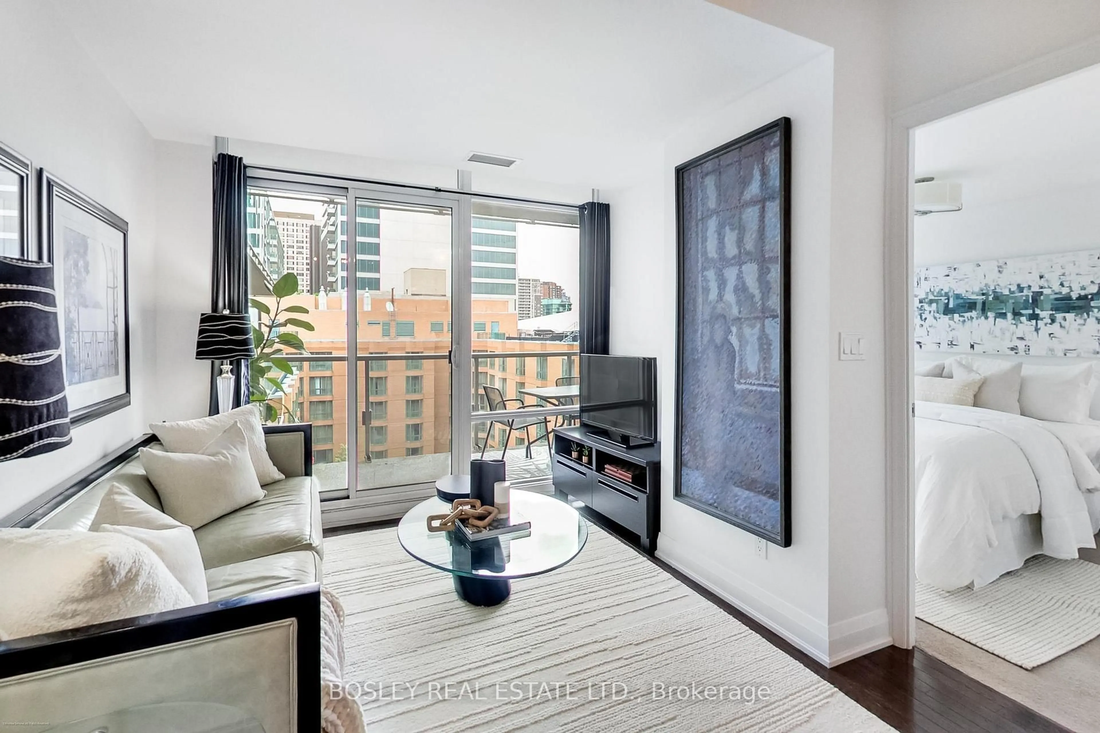 Living room with furniture, unknown for 1 Bedford Rd #817, Toronto Ontario M5R 2B5