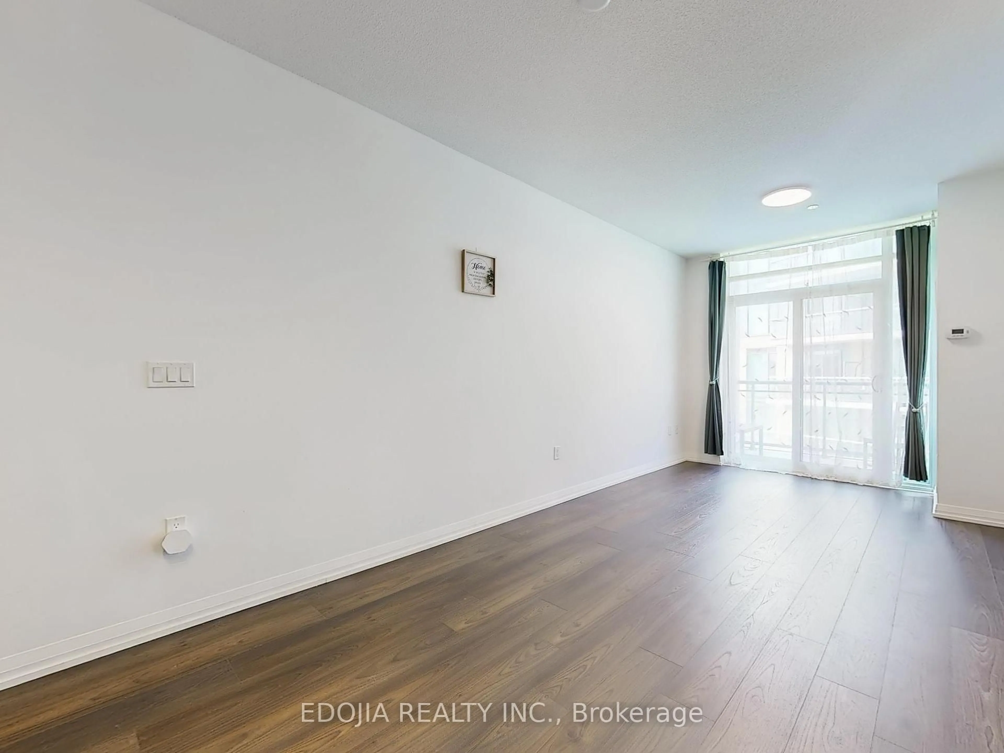A pic of a room for 50 Ann O'reilly Rd #302, Toronto Ontario M2J 0C9