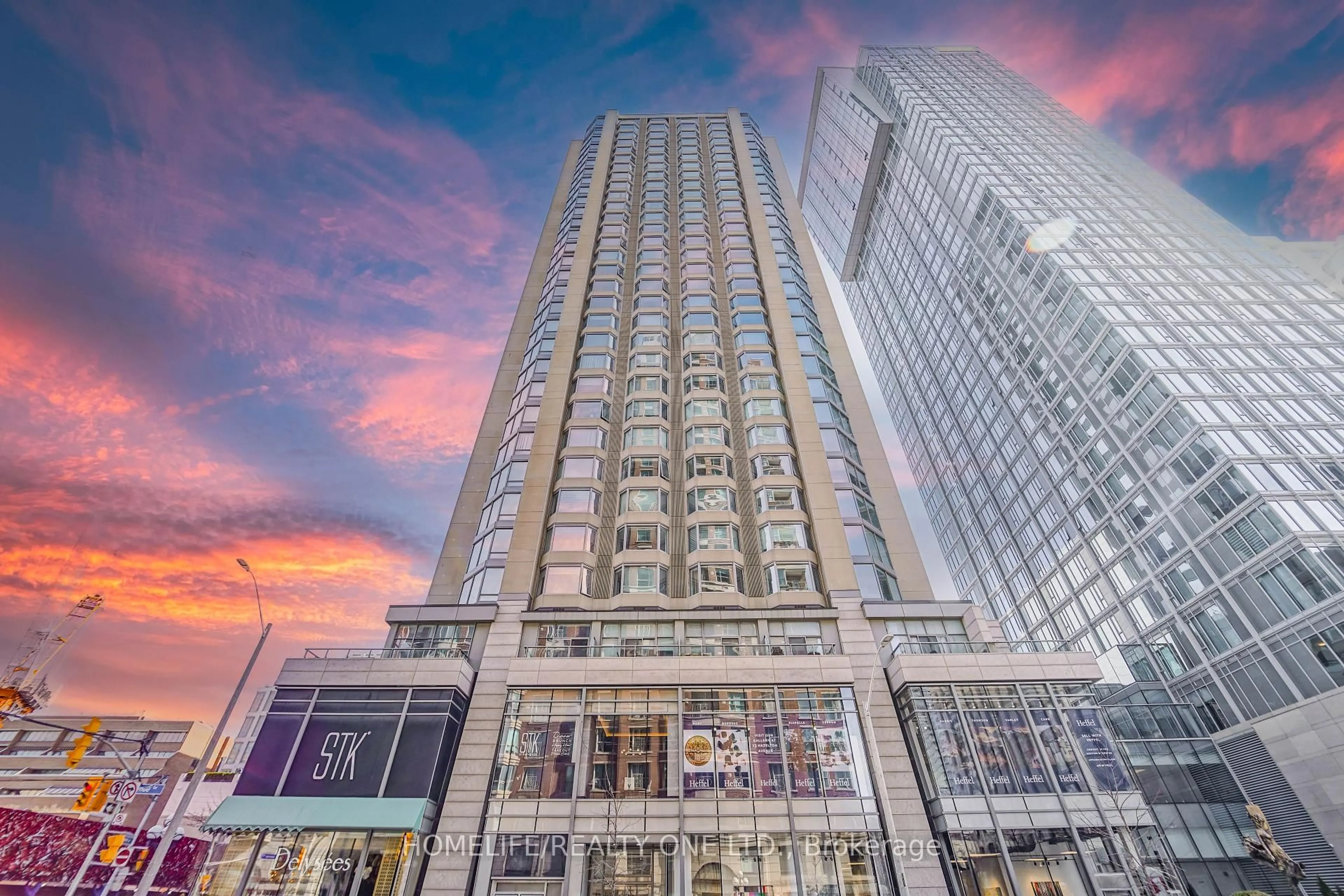 Indoor foyer for 155 Yorkville Ave #2915, Toronto Ontario M5R 0B4