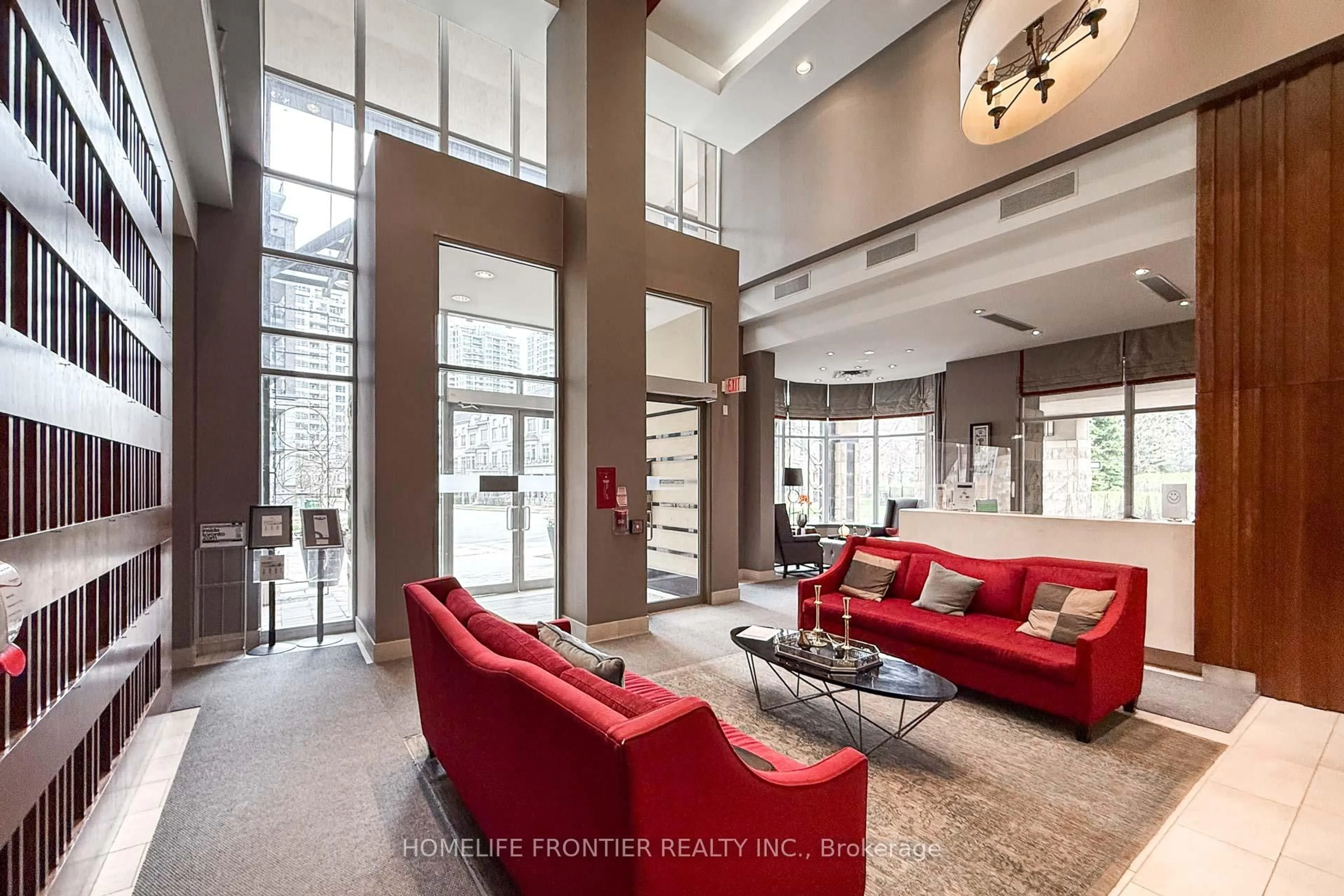 Indoor foyer for 18 Kenaston Gdns #1703, Toronto Ontario M2K 3C7