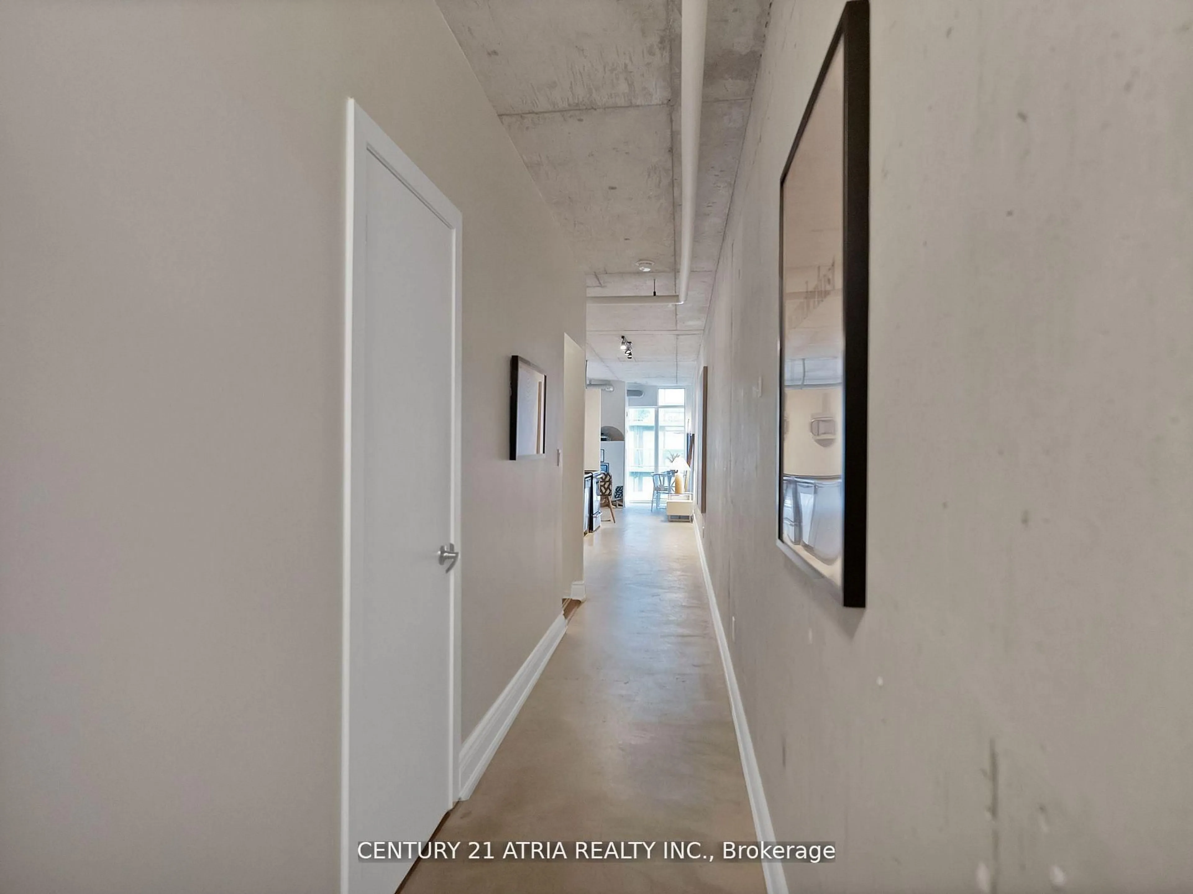 Indoor foyer for 150 Sudbury St #907, Toronto Ontario M6J 3S8