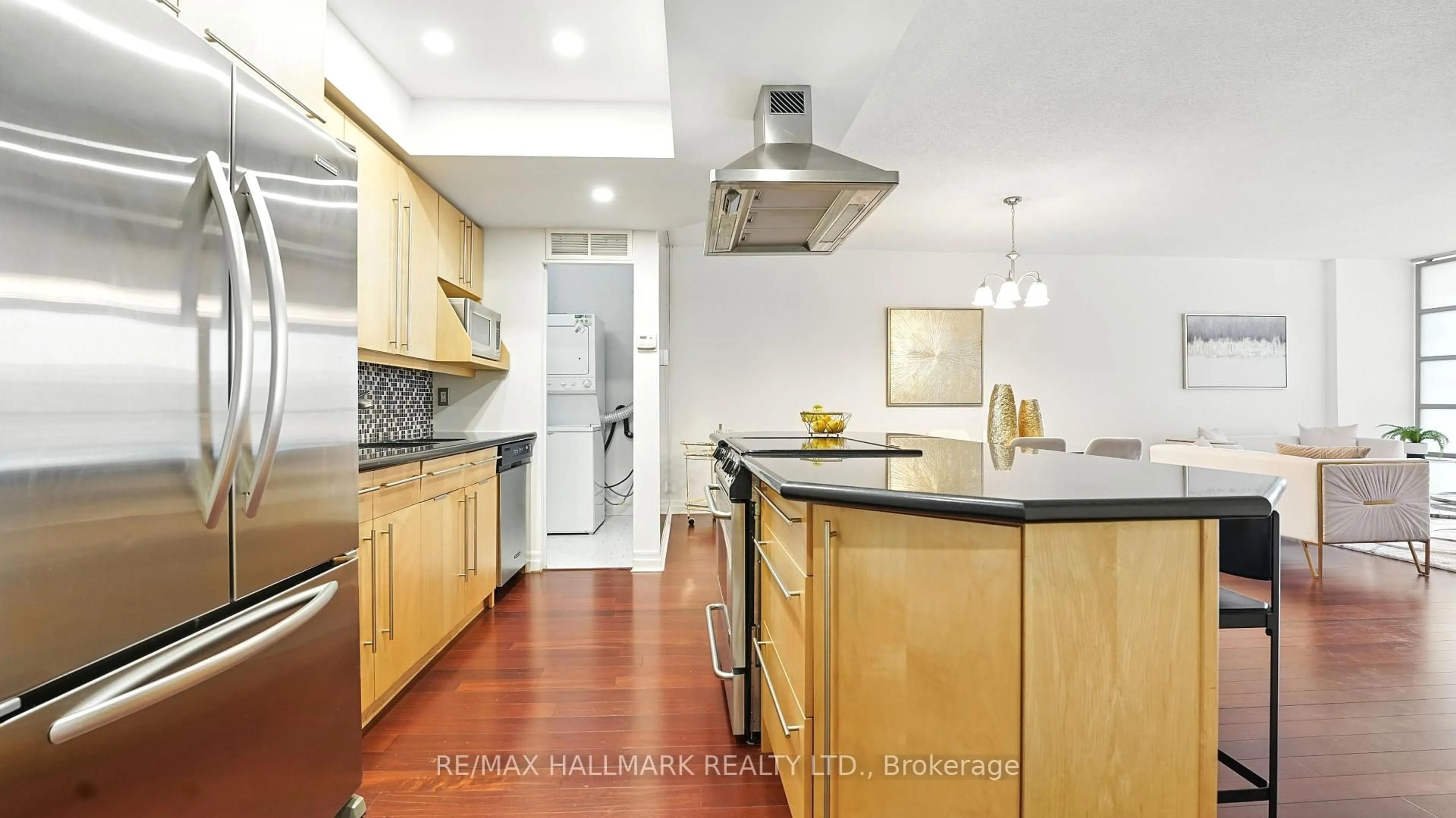 Open concept kitchen, ceramic/tile floor for 65 Scadding Ave #Ph04, Toronto Ontario M5A 4L1