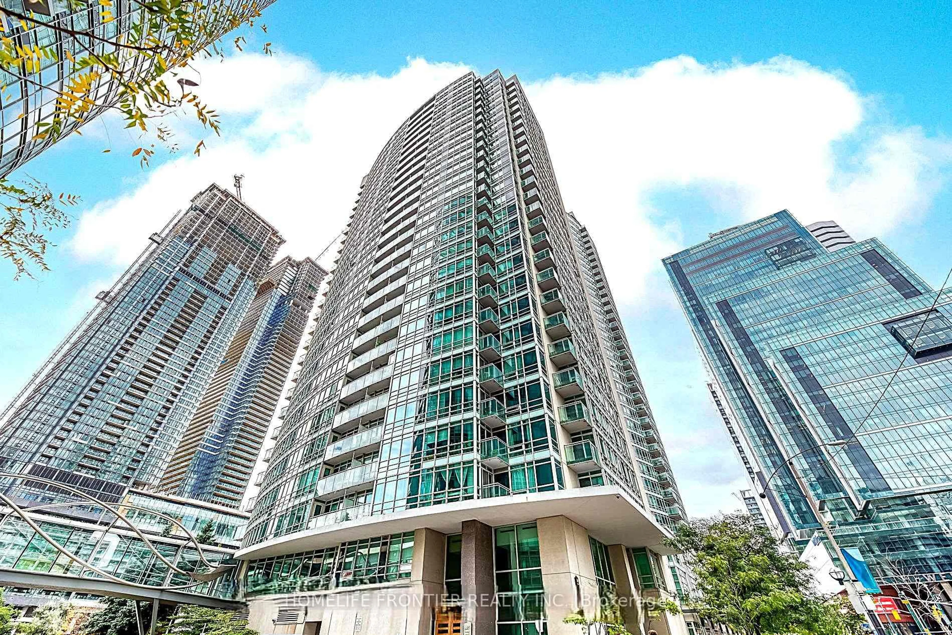 Indoor foyer for 381 Front St #1608, Toronto Ontario M5V 3R8