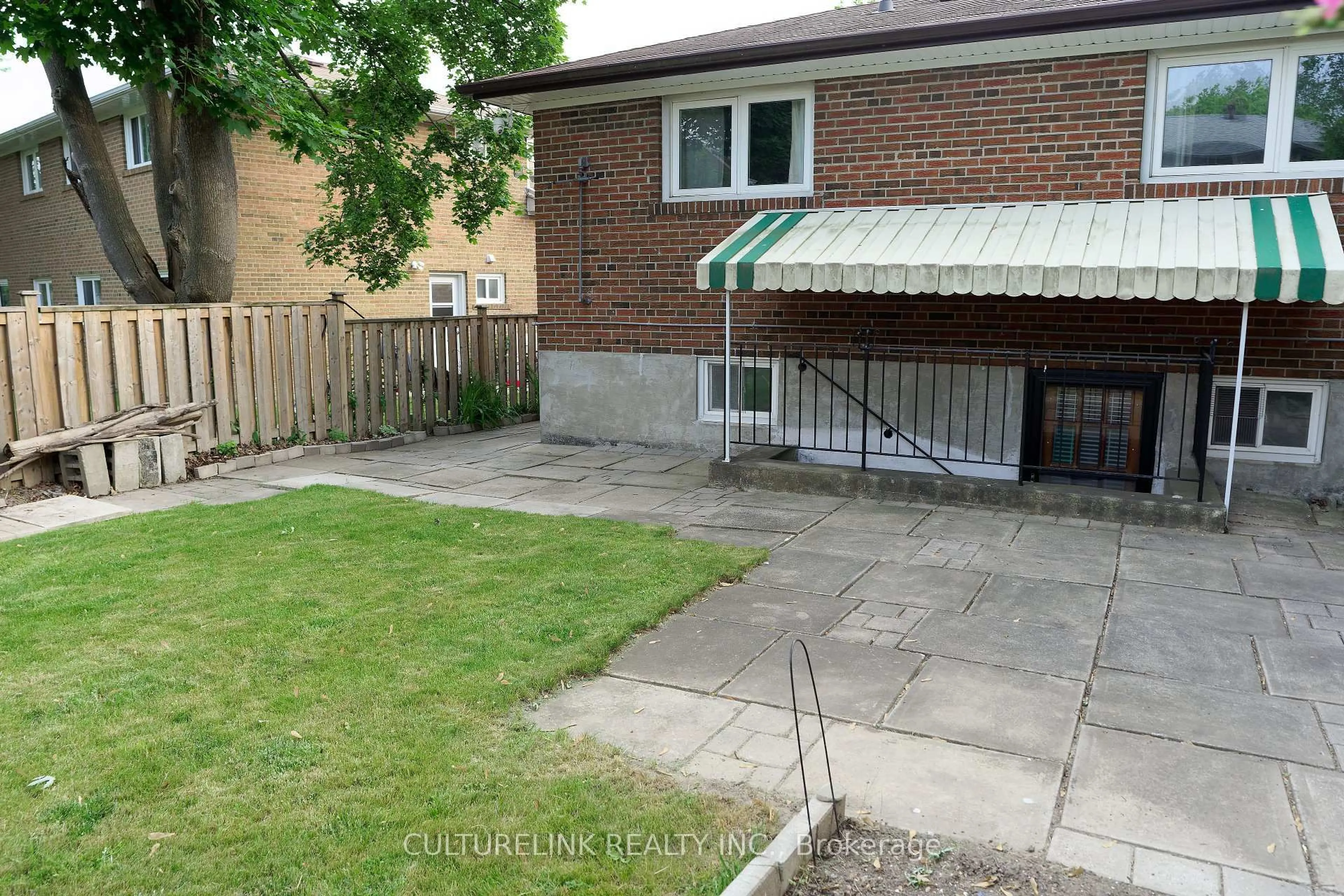 Patio, street for 23 Lowbank Crt, Toronto Ontario M2M 3A5