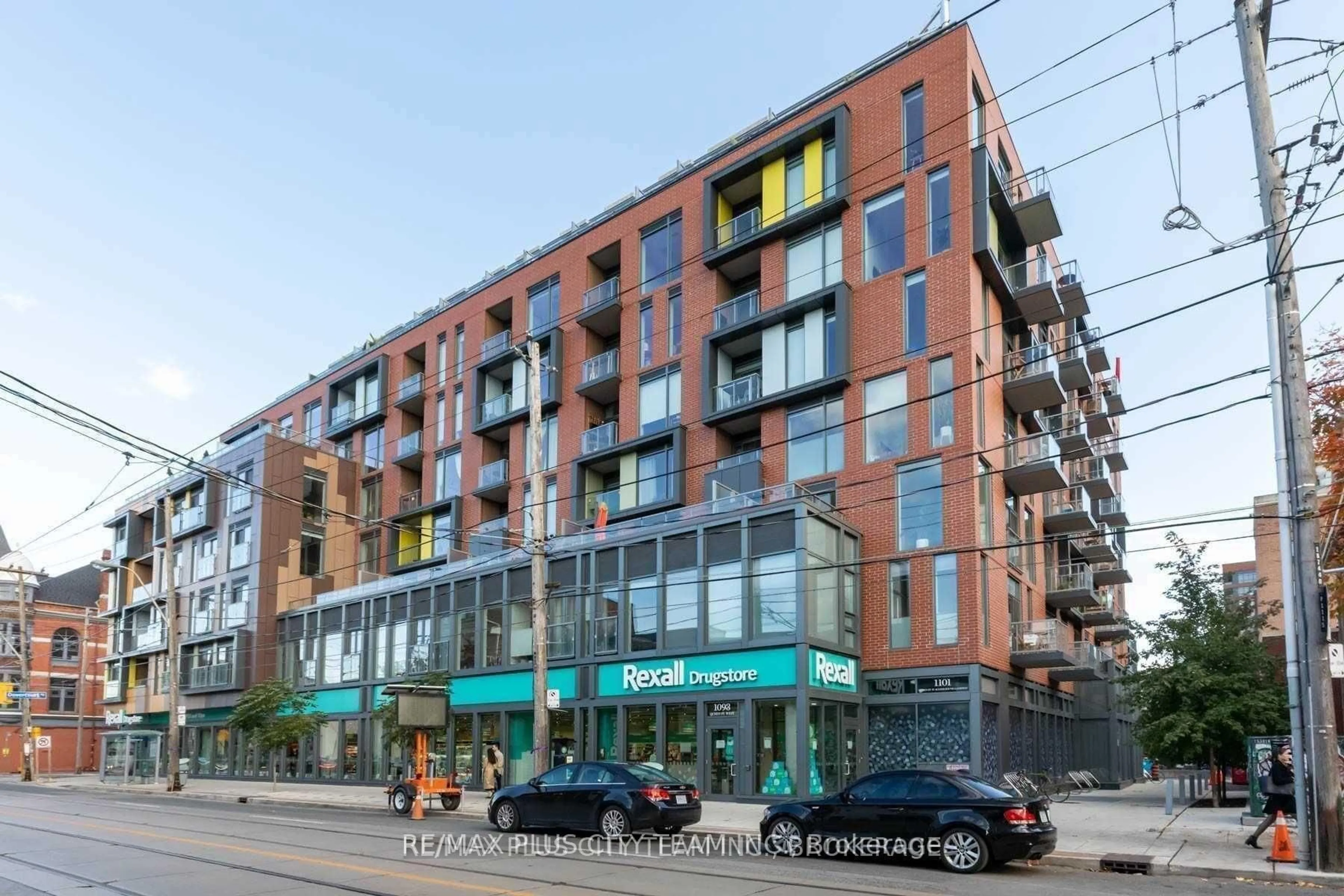 Patio, building for 106 Dovercourt Rd #805, Toronto Ontario M6J 0G4