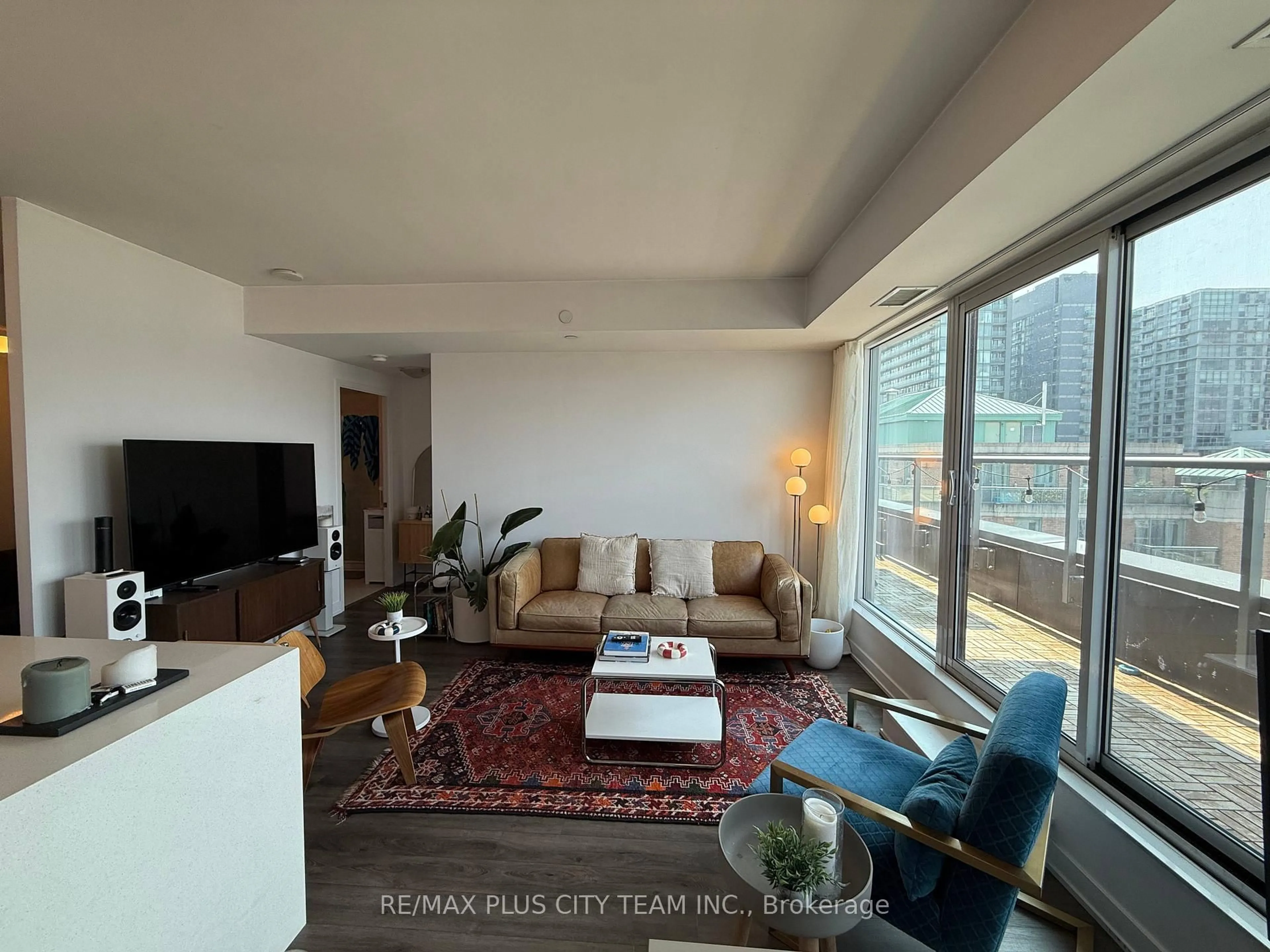 Living room with furniture, unknown for 106 Dovercourt Rd #805, Toronto Ontario M6J 0G4
