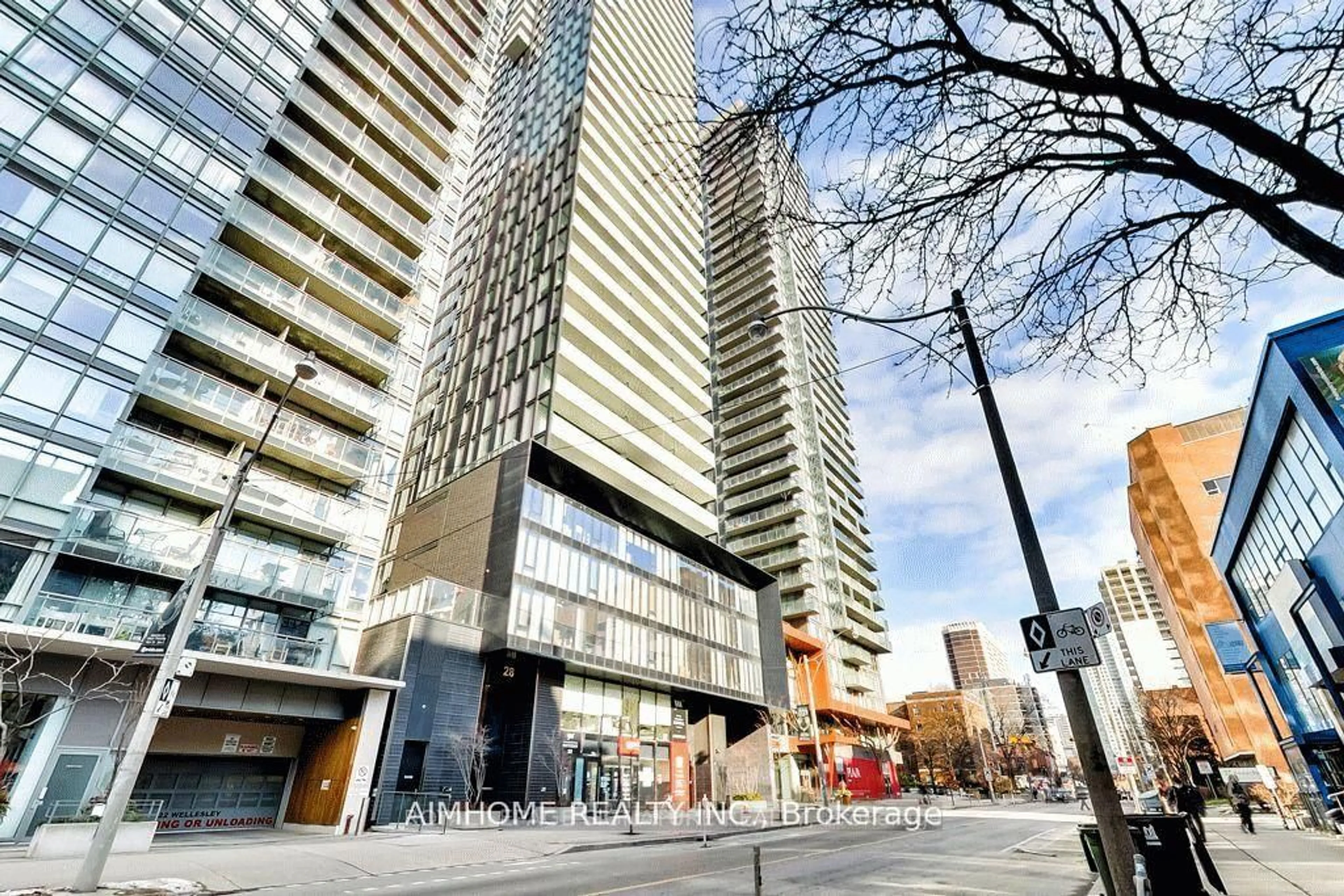 Unknown for 28 Wellesley St #1702, Toronto Ontario M4Y 0C4