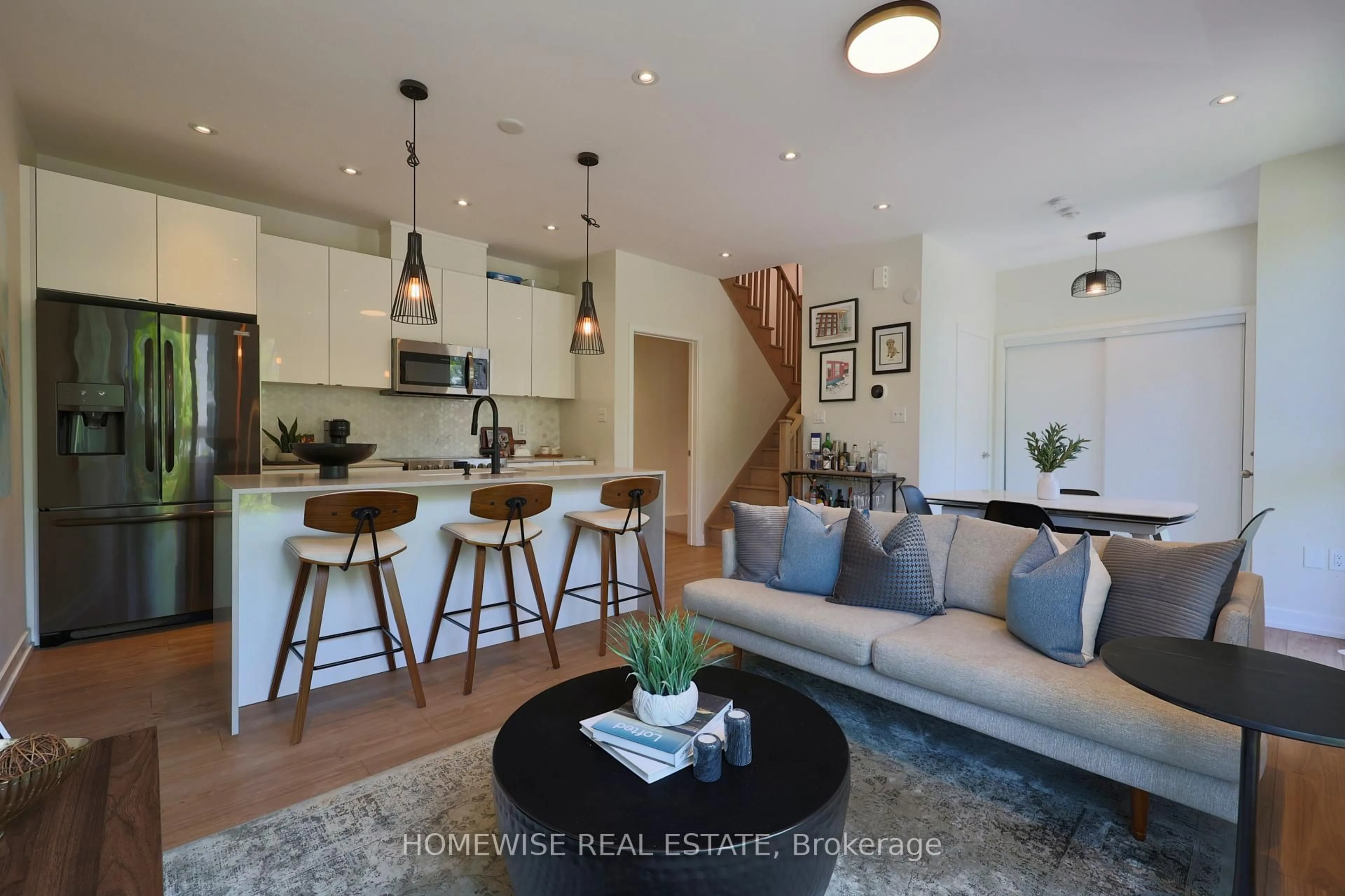 Open concept kitchen, unknown for 39 Florence St #TH3, Toronto Ontario M6K 1P4