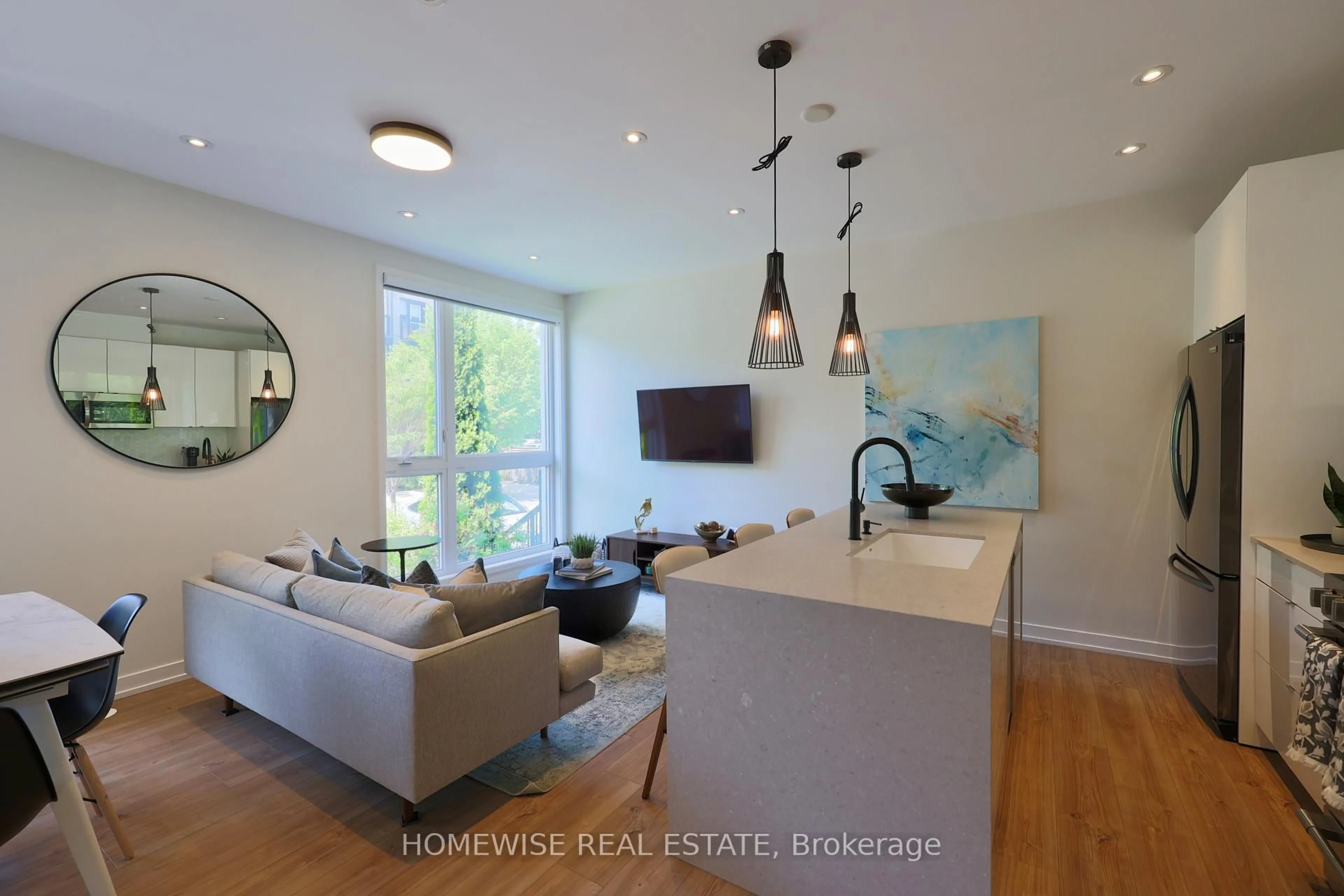 Unknown for 39 Florence St #TH3, Toronto Ontario M6K 1P4