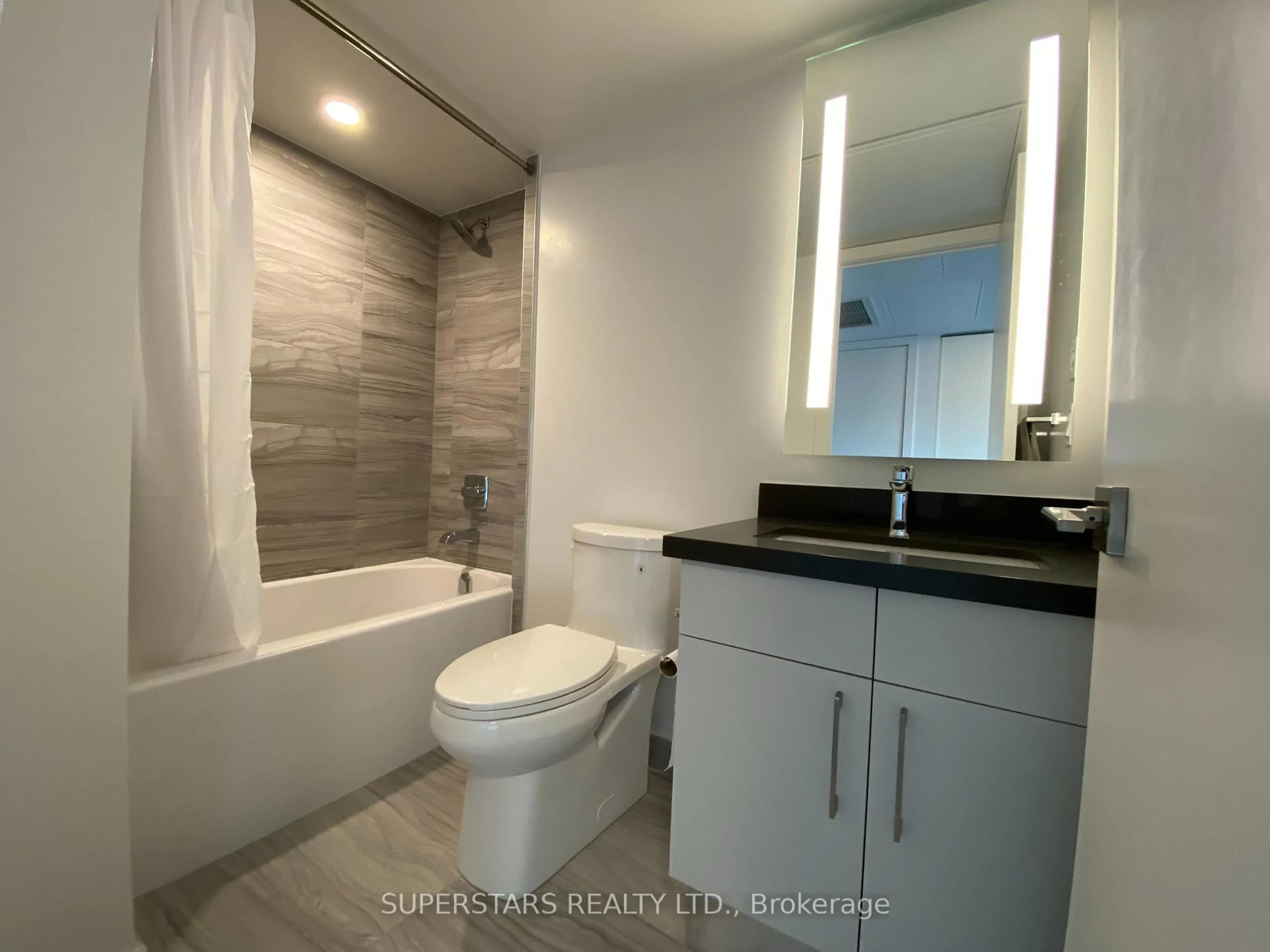 Standard bathroom, ceramic/tile floor for 188 Cumberland St #1813, Toronto Ontario M5R 2G3