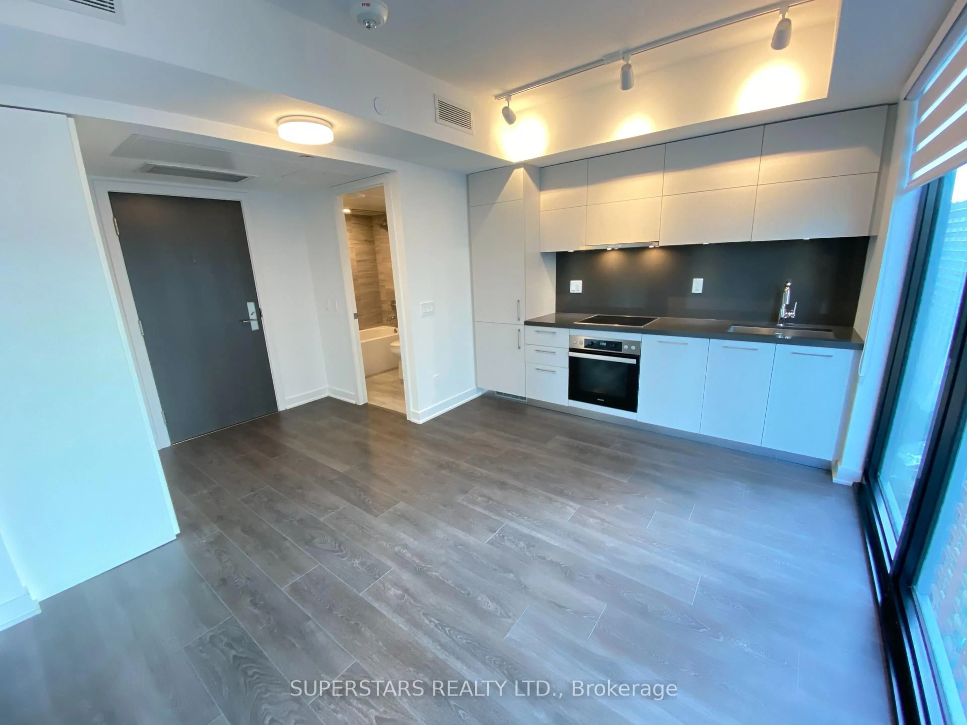 Unknown for 188 Cumberland St #1813, Toronto Ontario M5R 2G3