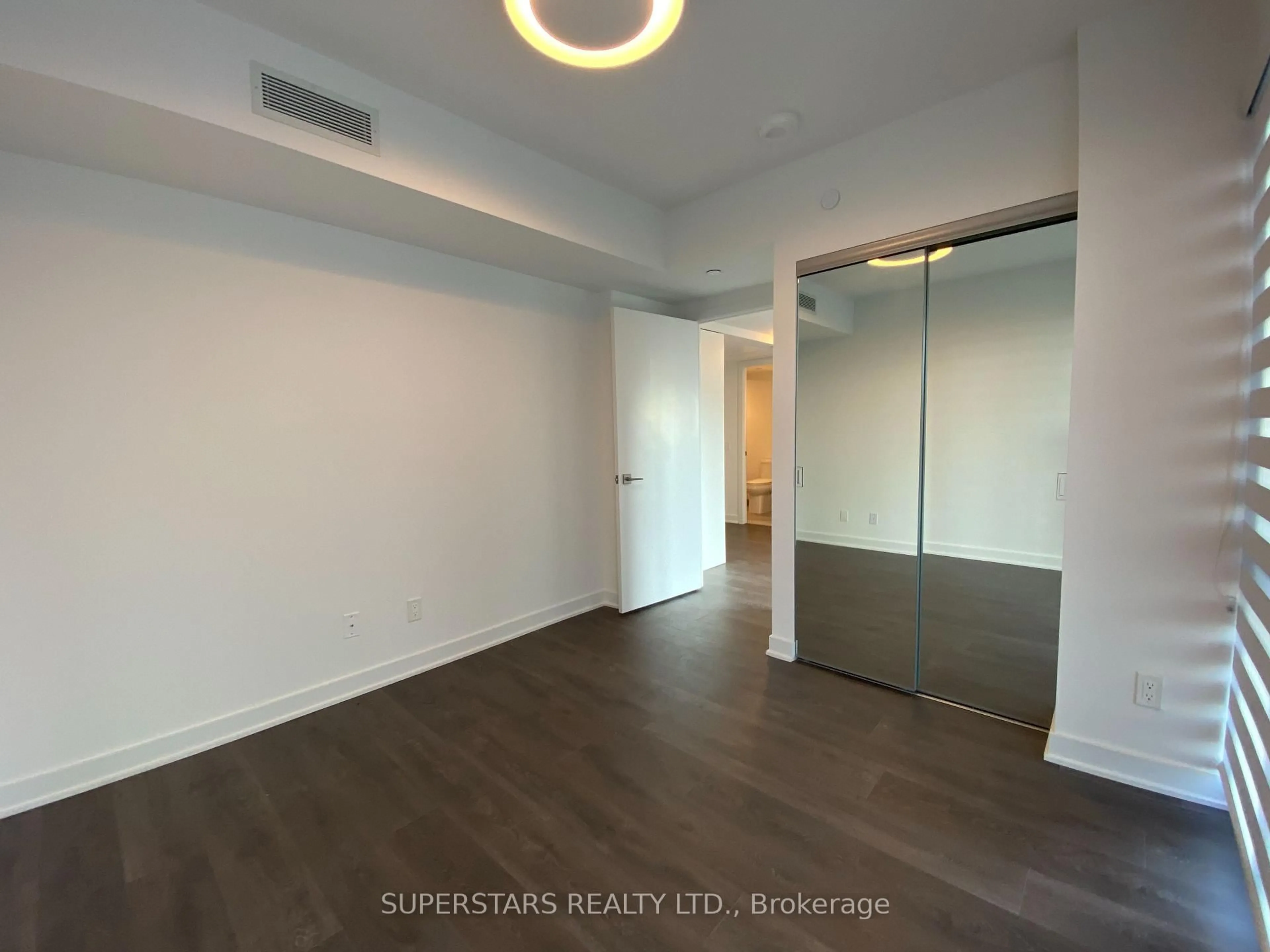 A pic of a room for 188 Cumberland St #1813, Toronto Ontario M5R 2G3