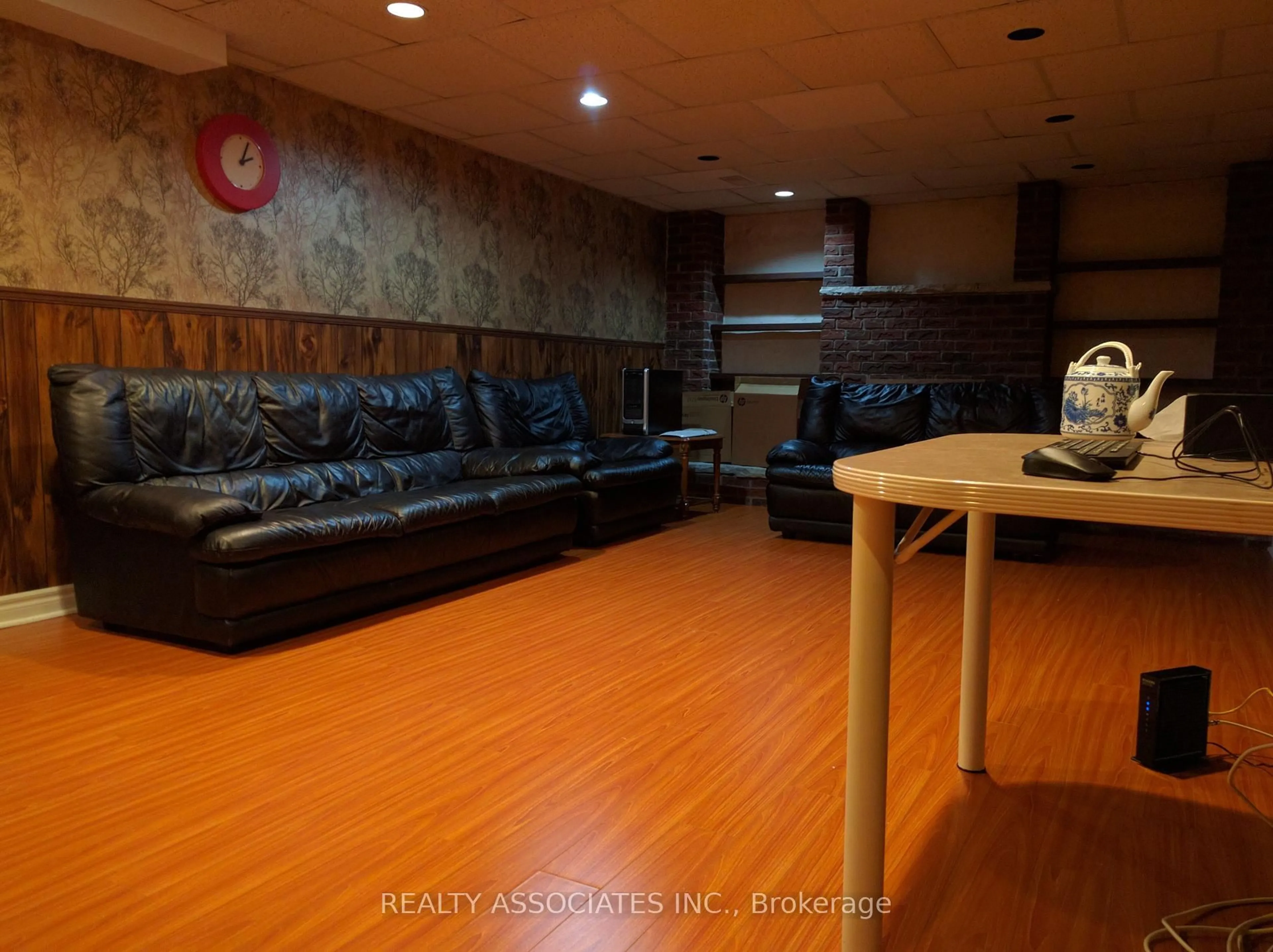 Lobby for 34 Cobblestone Dr, Toronto Ontario M2J 2X7